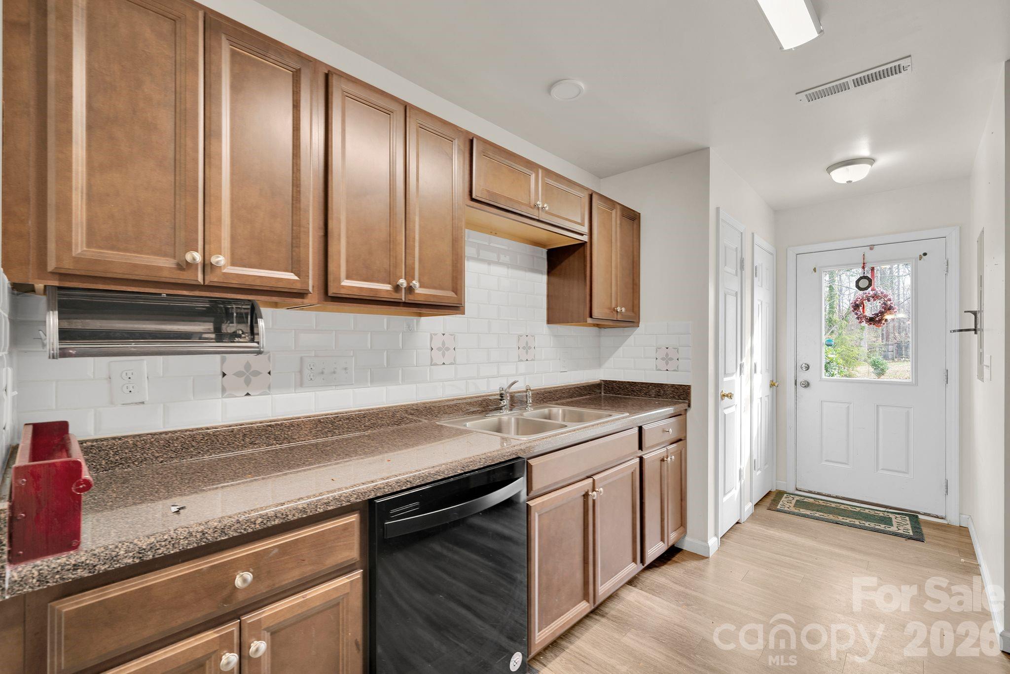 372 E Mills Avenue Property Photo 5