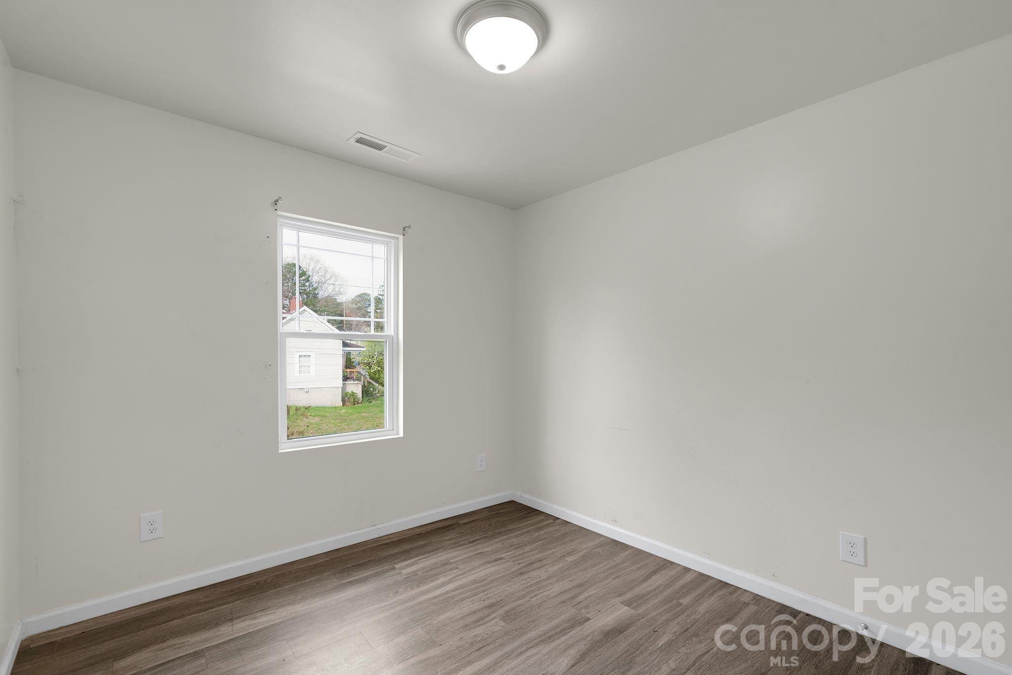 372 E Mills Avenue Property Photo 11