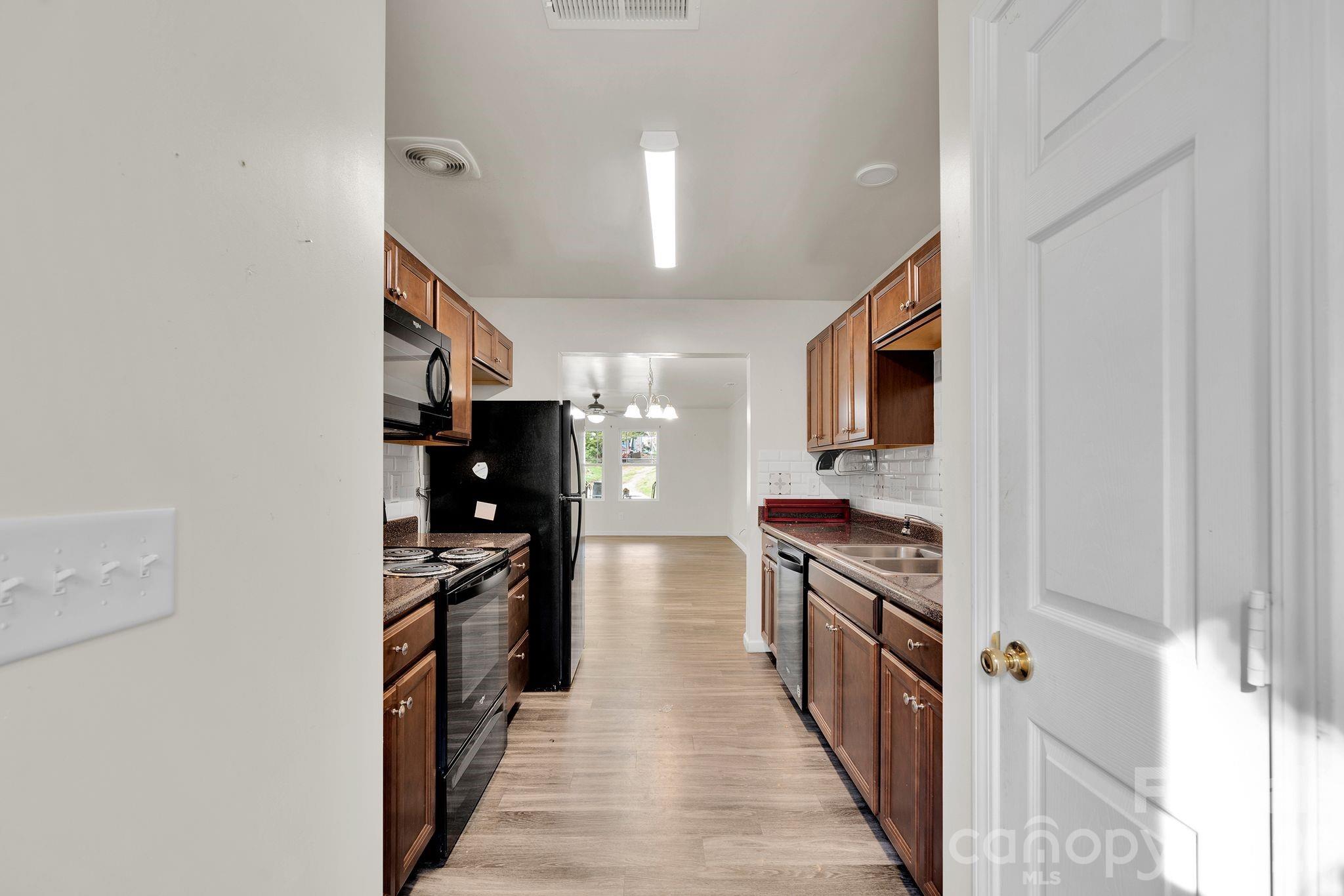 372 E Mills Avenue Property Photo 15