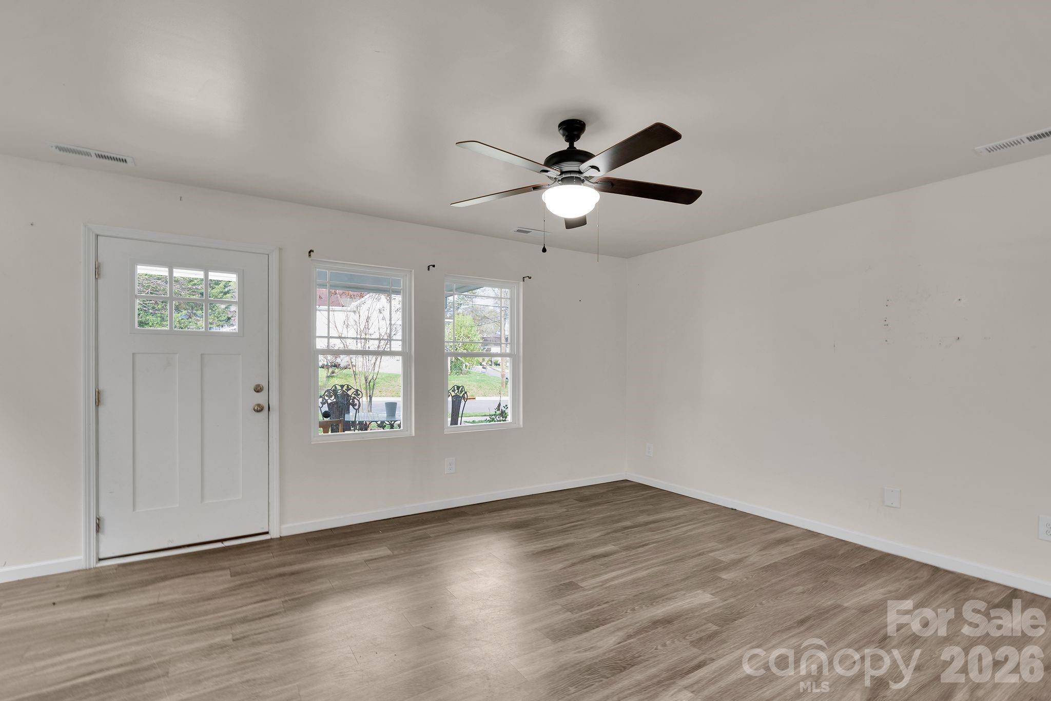 372 E Mills Avenue Property Photo 21