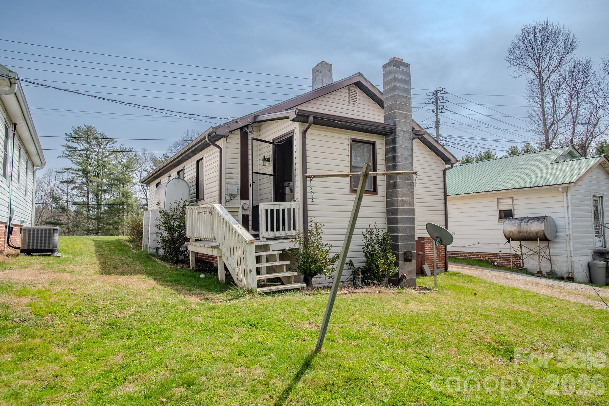 400 Summit Avenue Property Photo 15