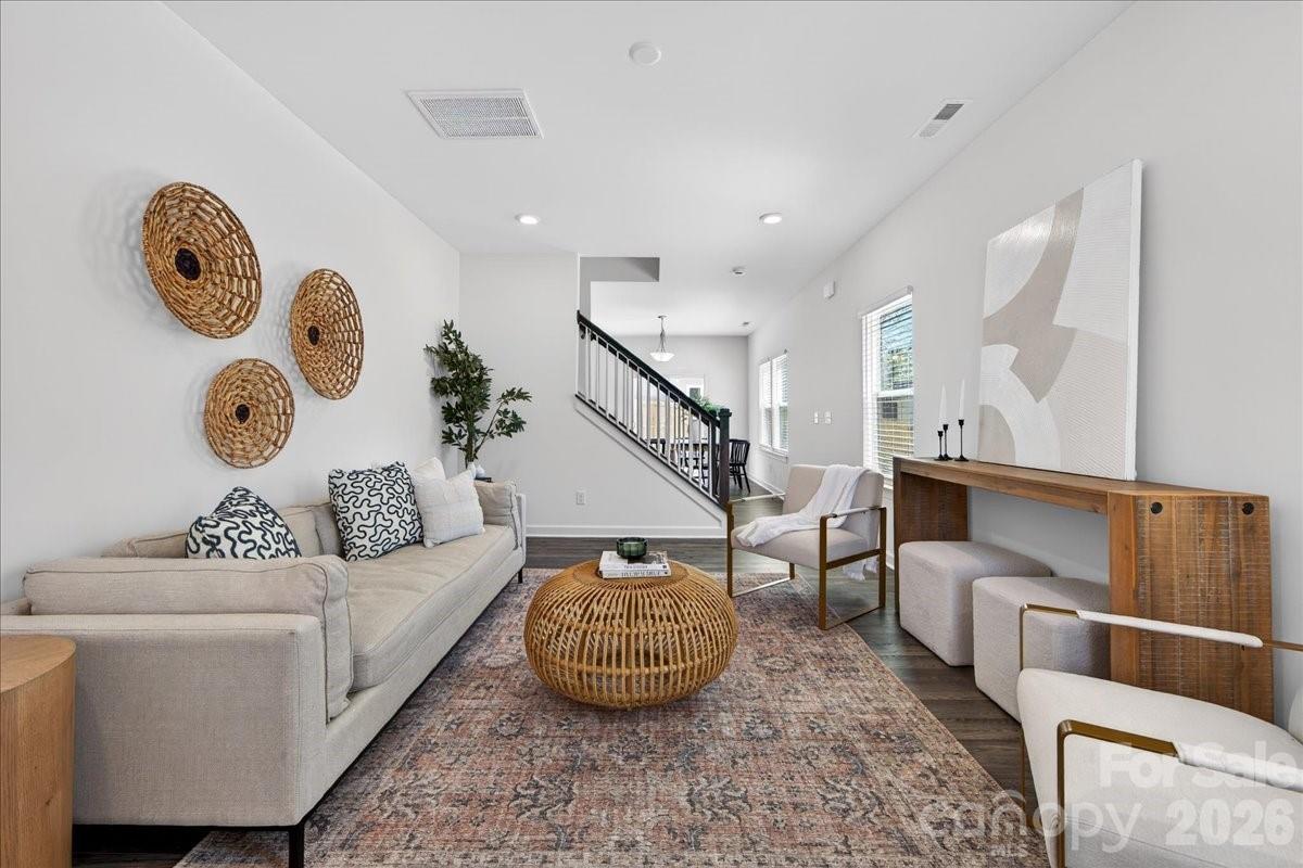 2028 Mandarin Boulevard Property Photo 5