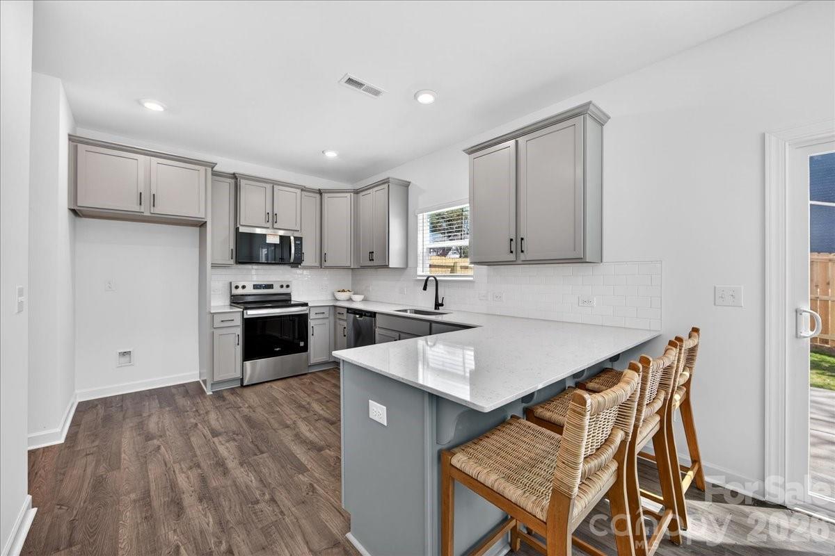2028 Mandarin Boulevard Property Photo 11
