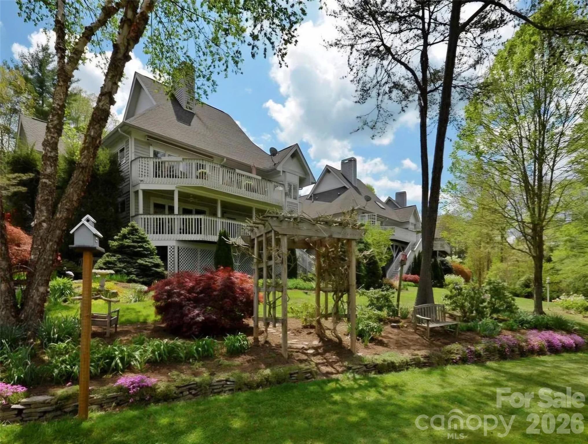38 Highland Pointe Drive Property Photo 1