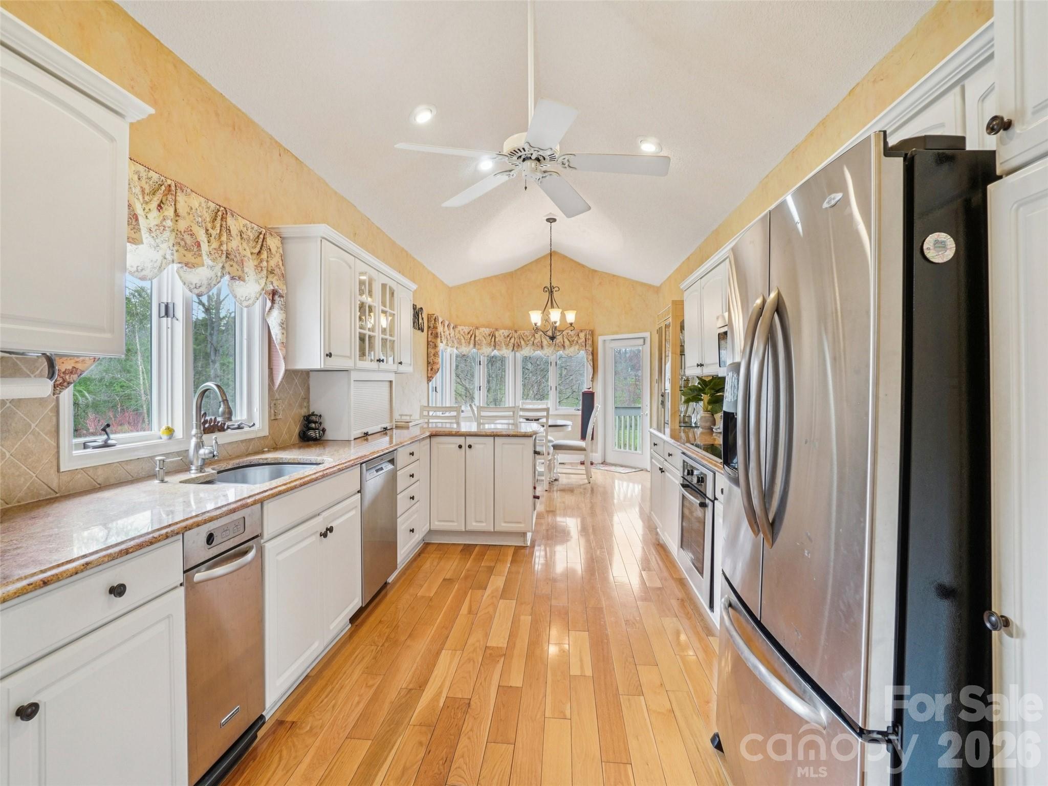 38 Highland Pointe Drive Property Photo 12