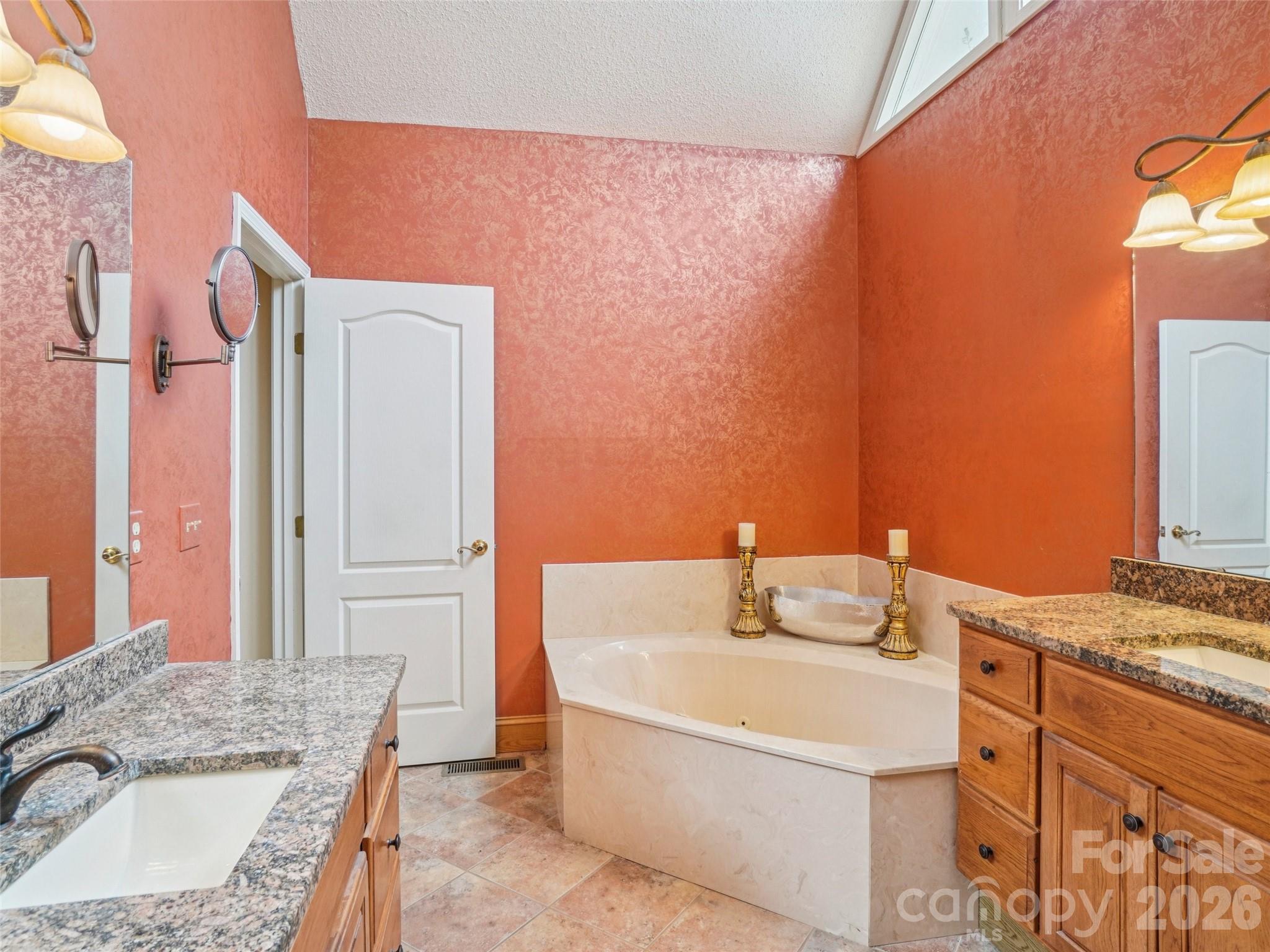 38 Highland Pointe Drive Property Photo 22