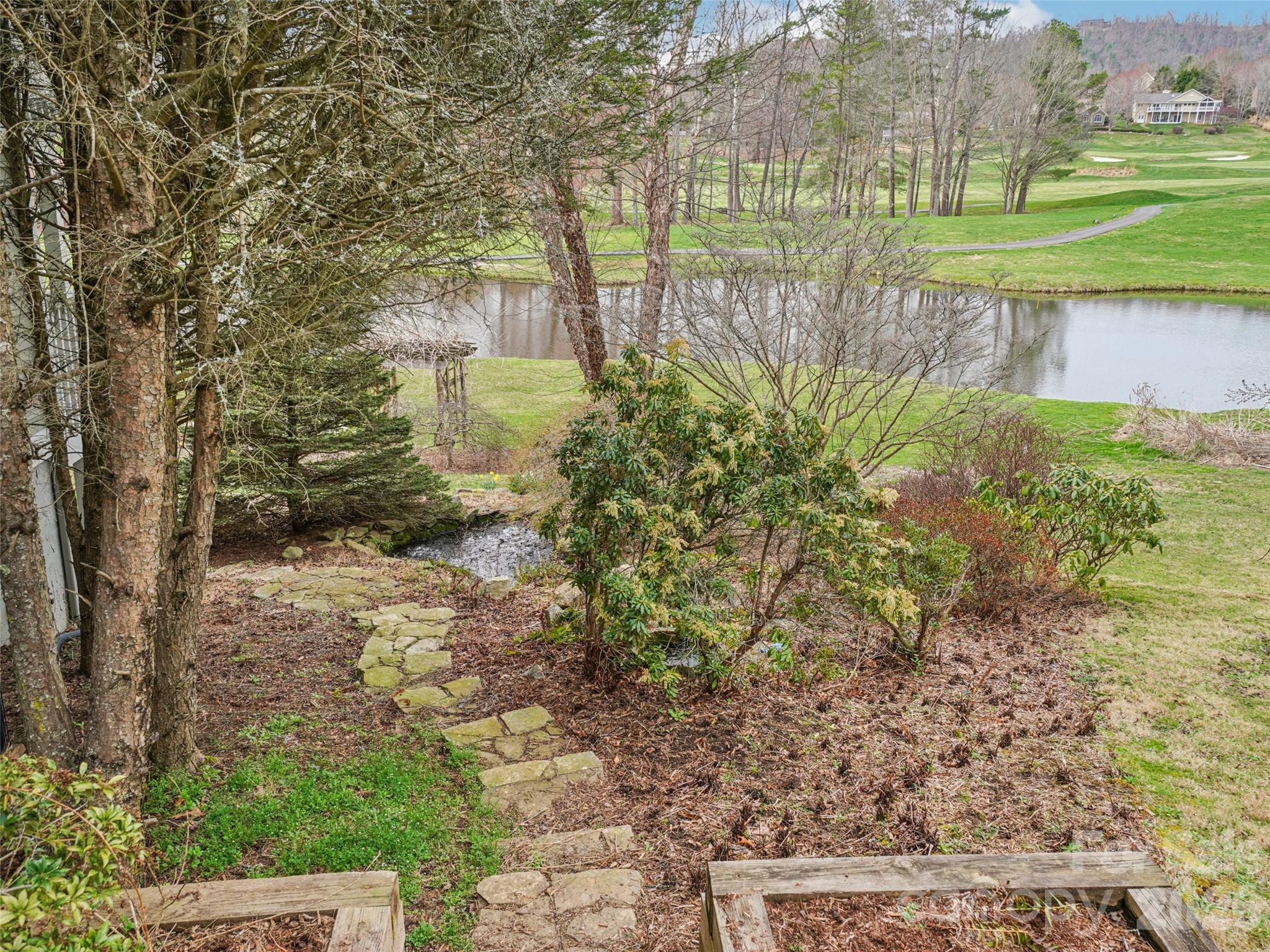38 Highland Pointe Drive Property Photo 36