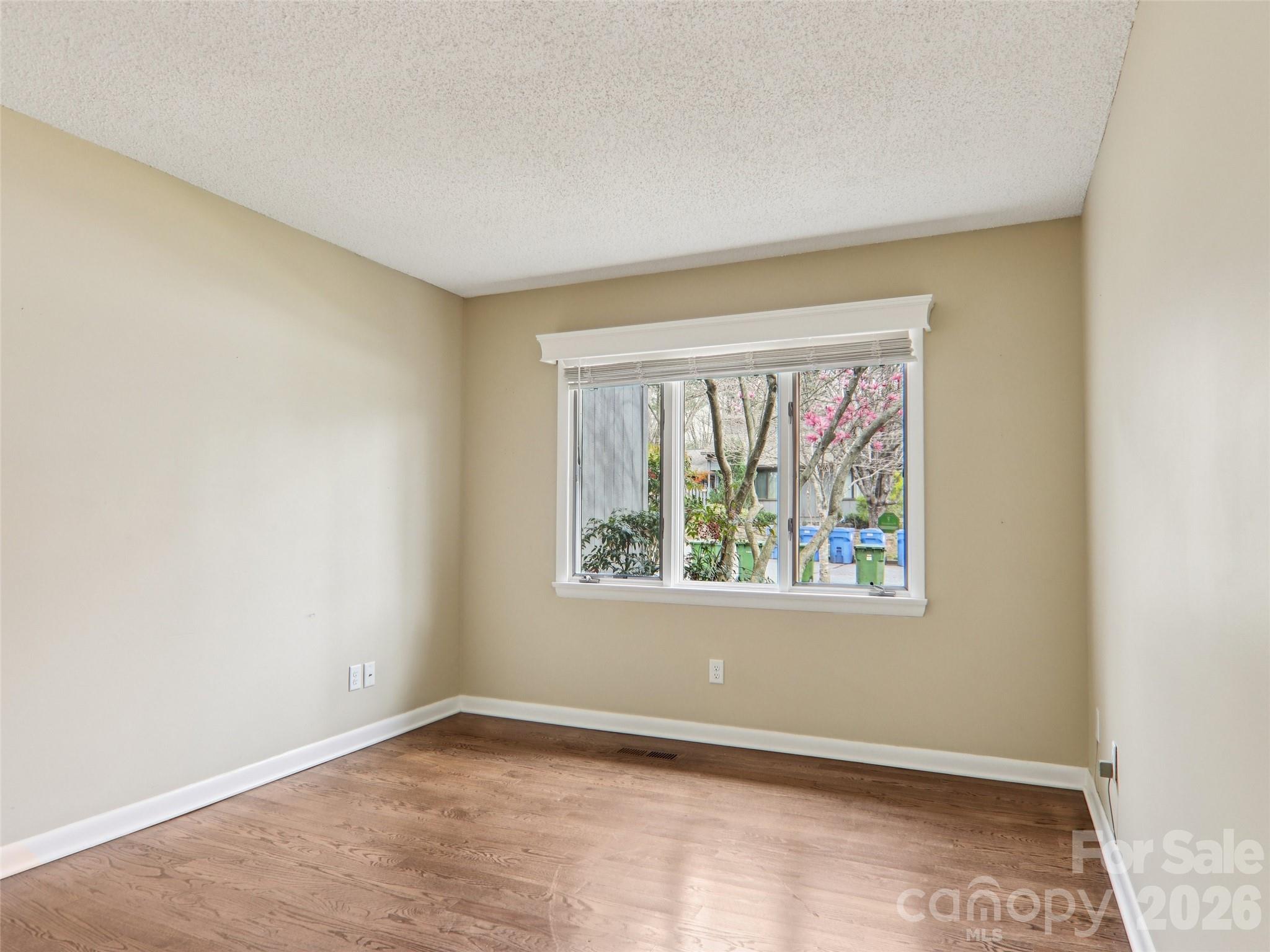 457 Crowfields Drive 6 Property Photo 20