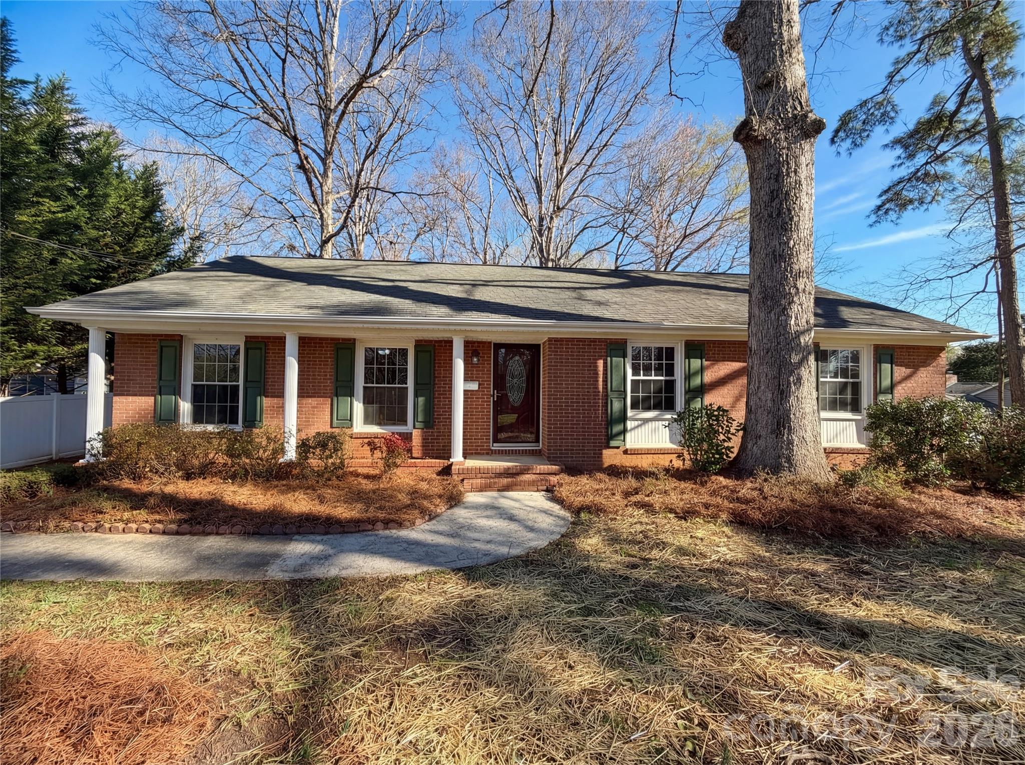 1512 Buckingham Avenue Property Photo 1