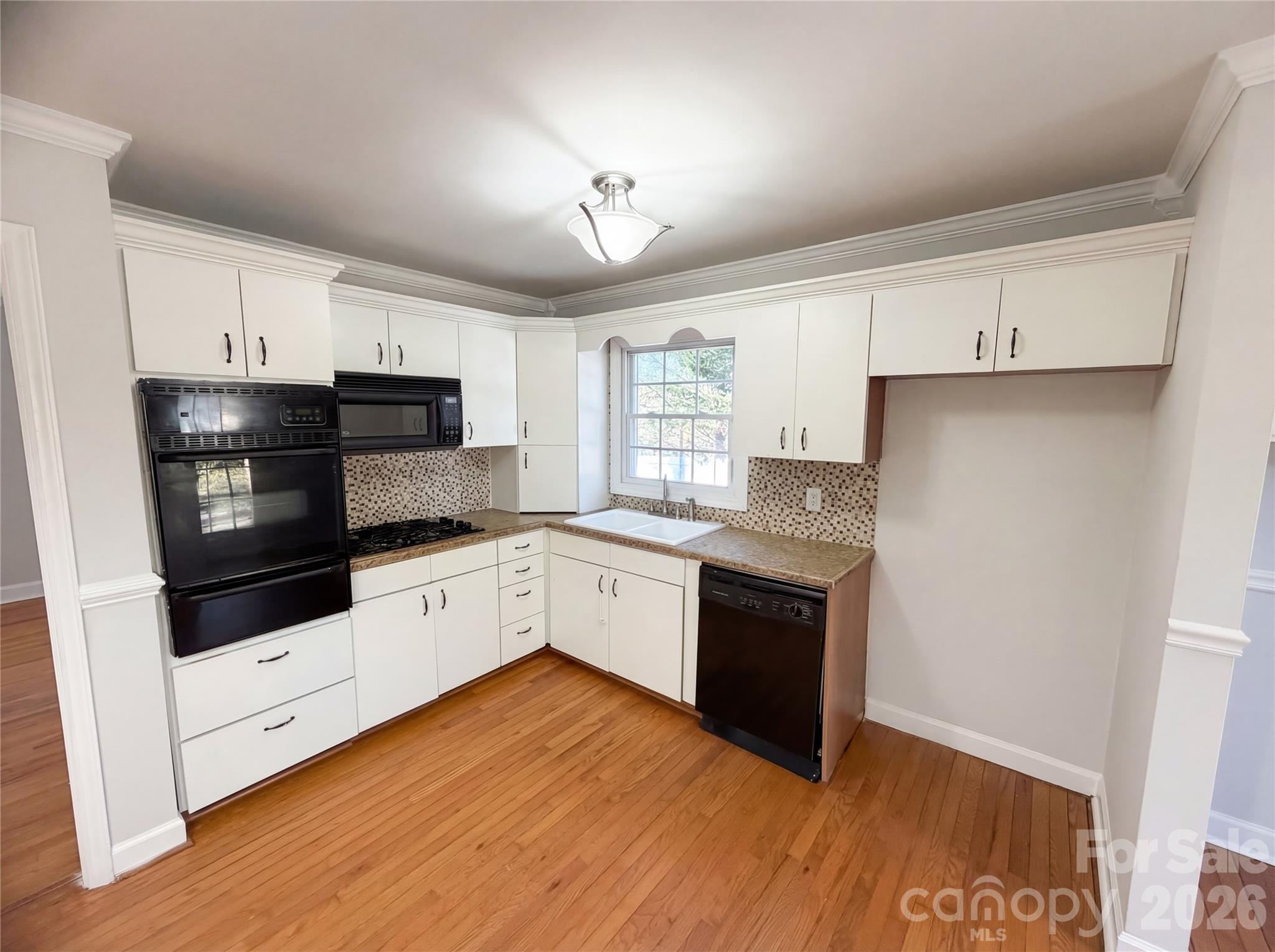 1512 Buckingham Avenue Property Photo 2
