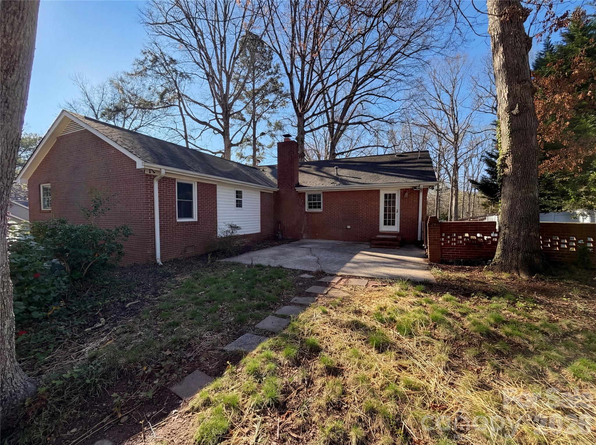 1512 Buckingham Avenue Property Photo 5