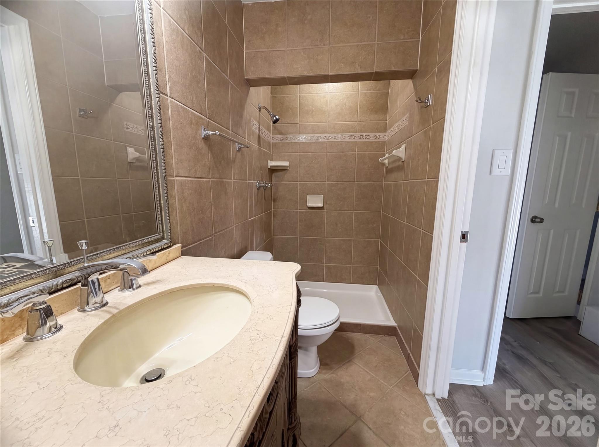 1512 Buckingham Avenue Property Photo 12