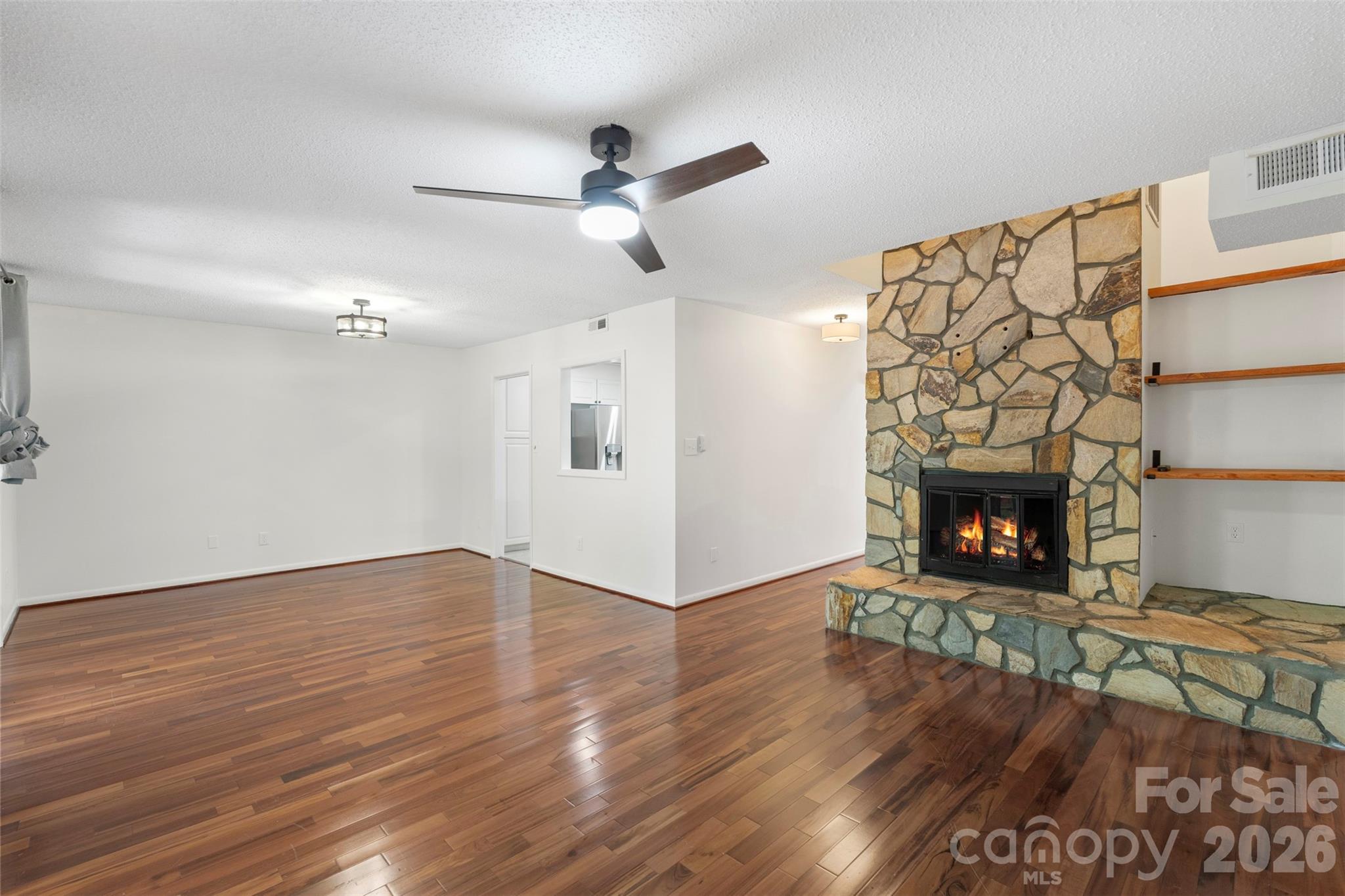 7619 Mariner Cove Drive Property Photo 8