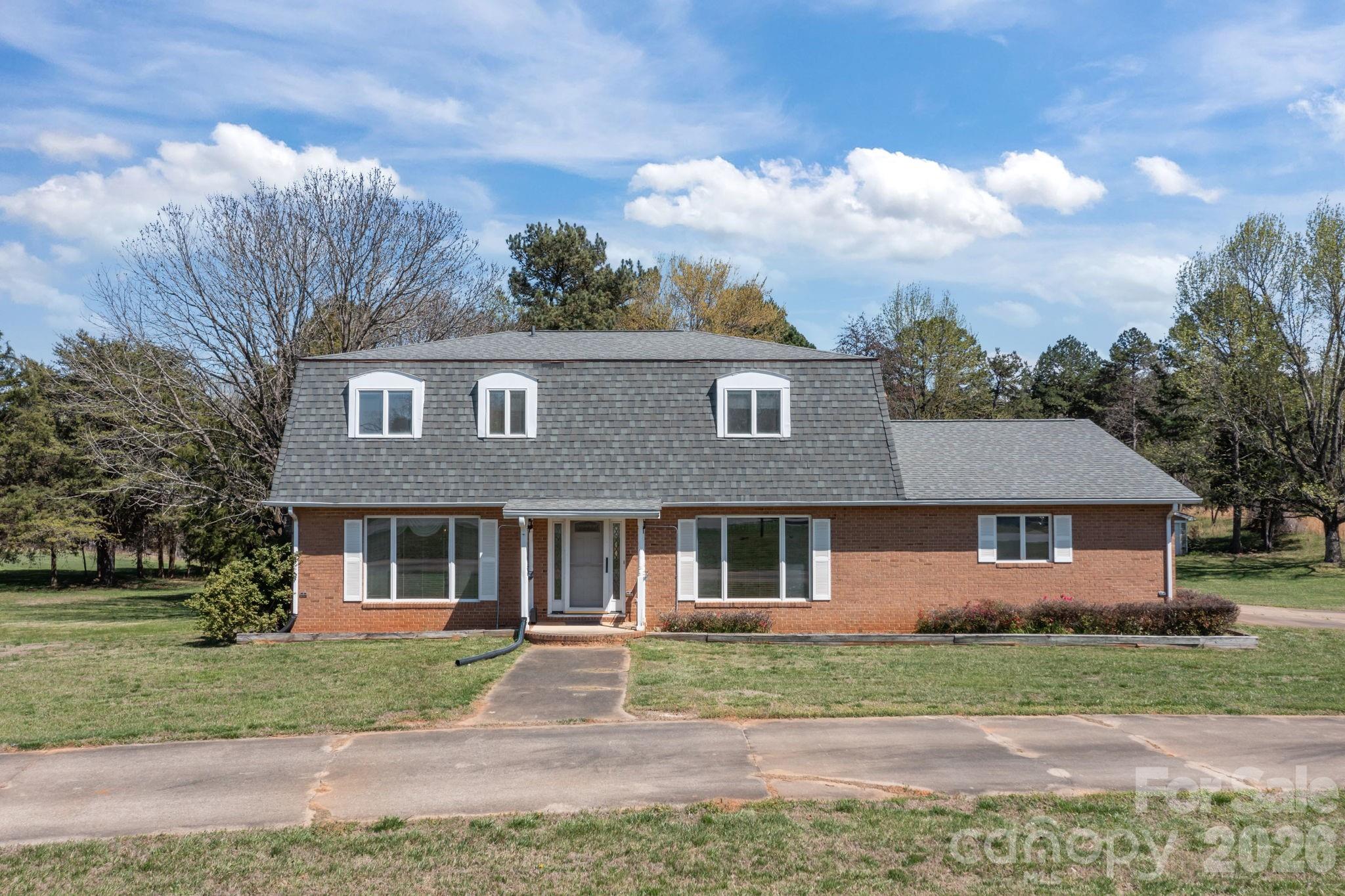1463 Charlotte Highway Property Photo 2