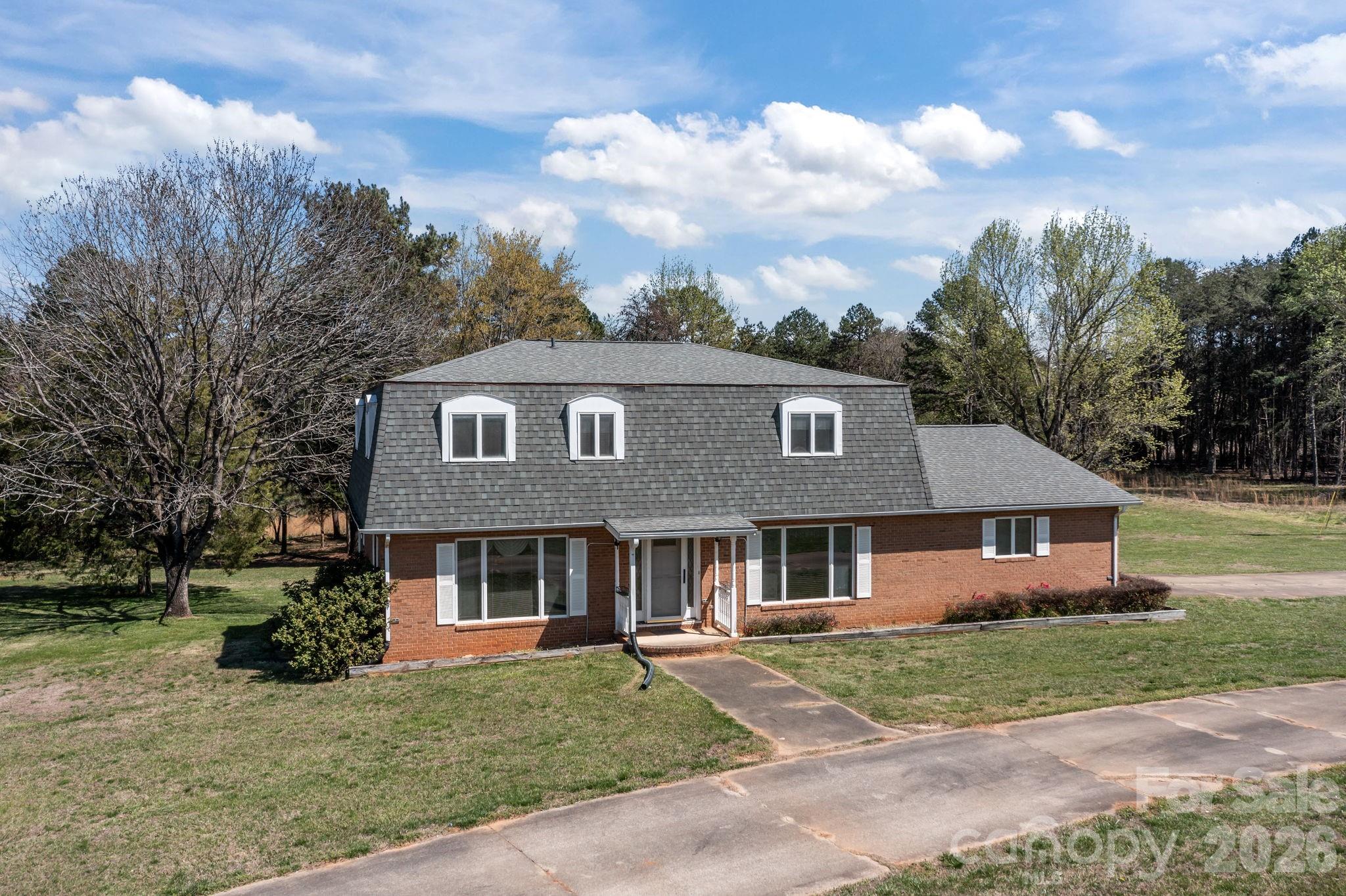1463 Charlotte Highway Property Photo 3
