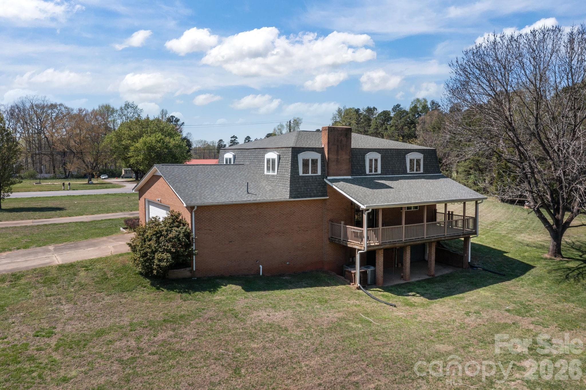 1463 Charlotte Highway Property Photo 4