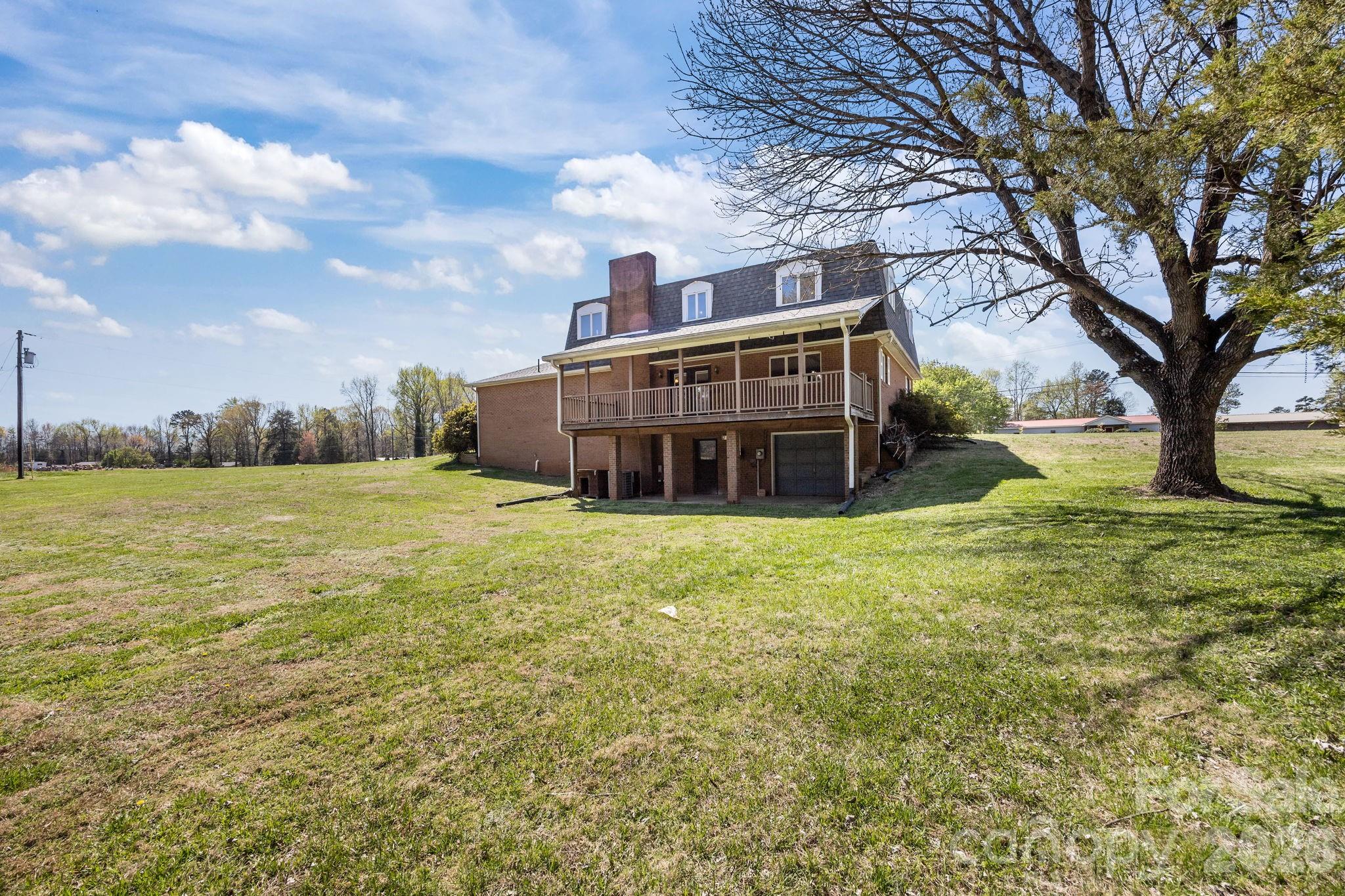 1463 Charlotte Highway Property Photo 8