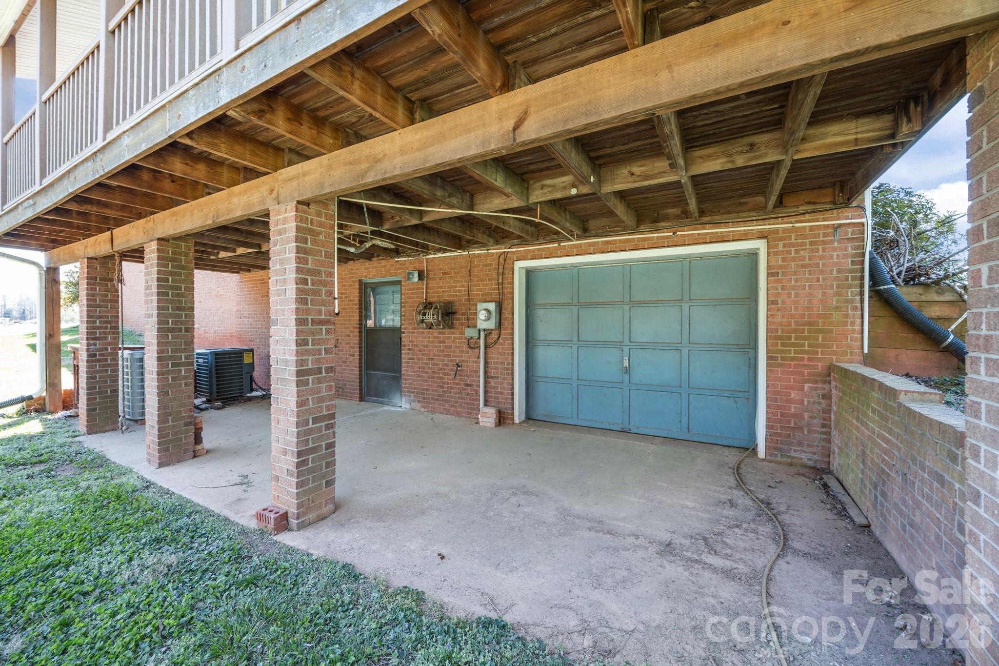 1463 Charlotte Highway Property Photo 11