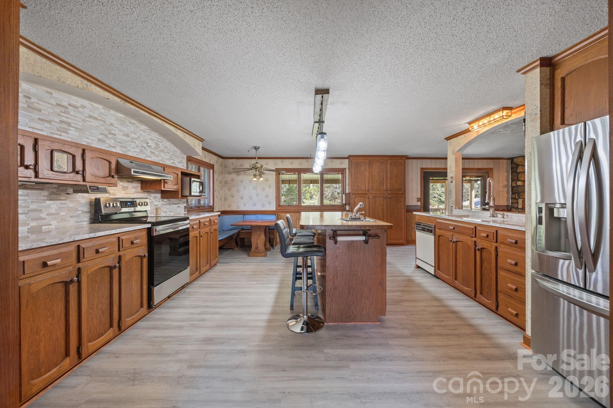 1463 Charlotte Highway Property Photo 16