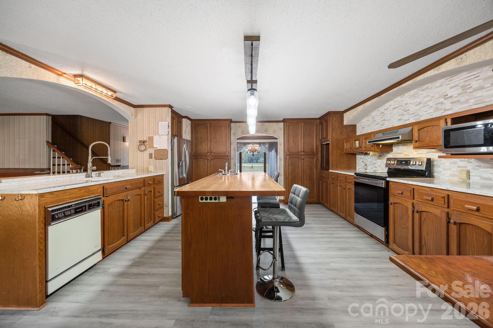 1463 Charlotte Highway Property Photo 19