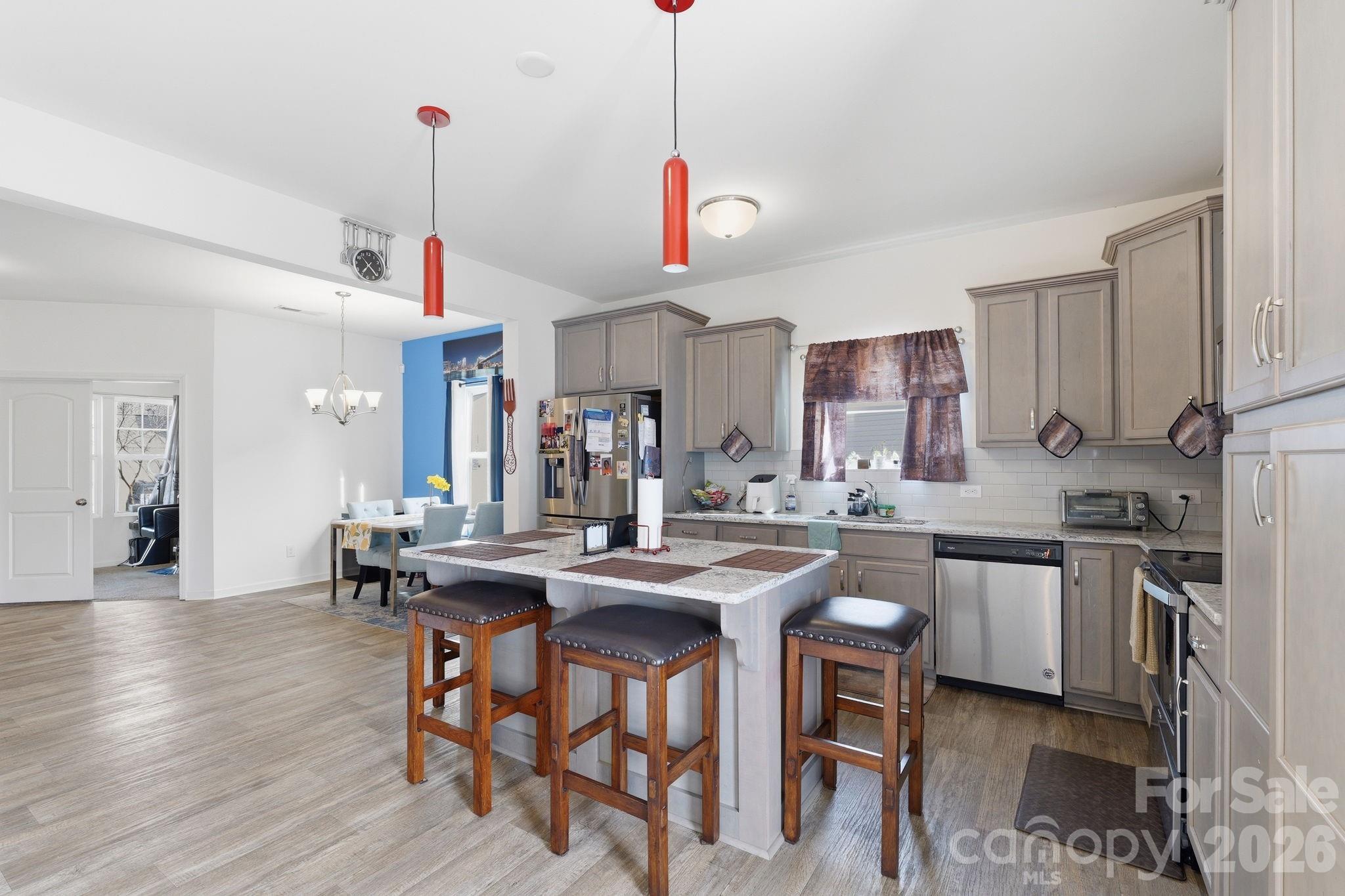 5126 Saddleback Drive Property Photo 3