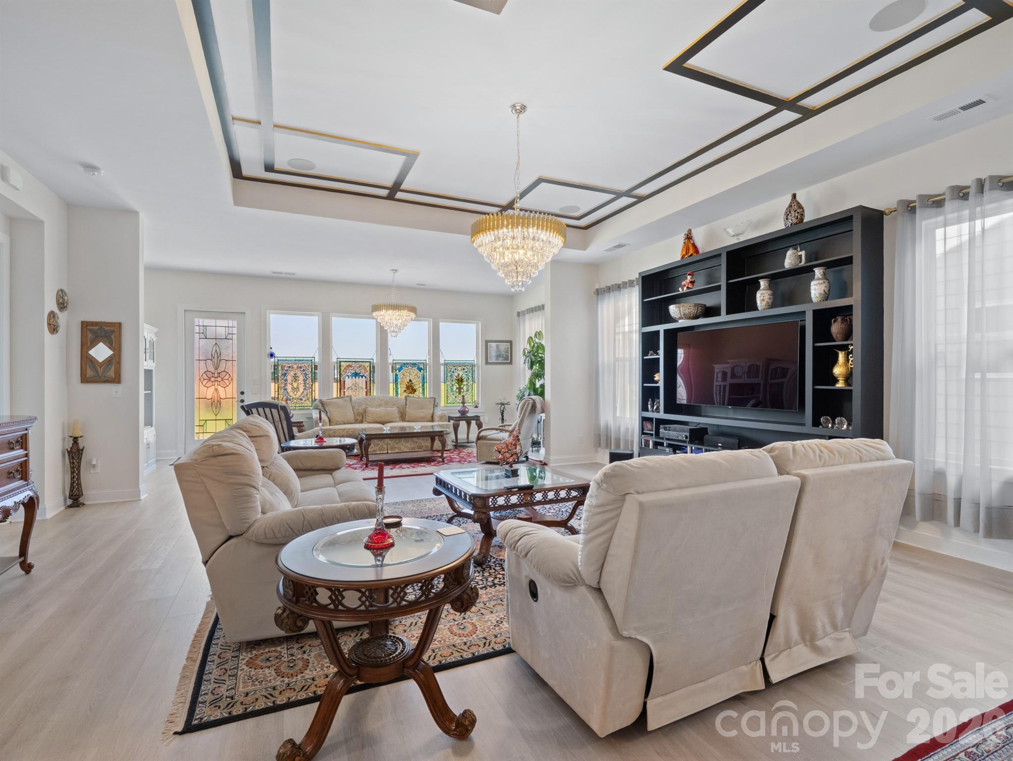 6015 Waldorf Avenue Property Photo 4