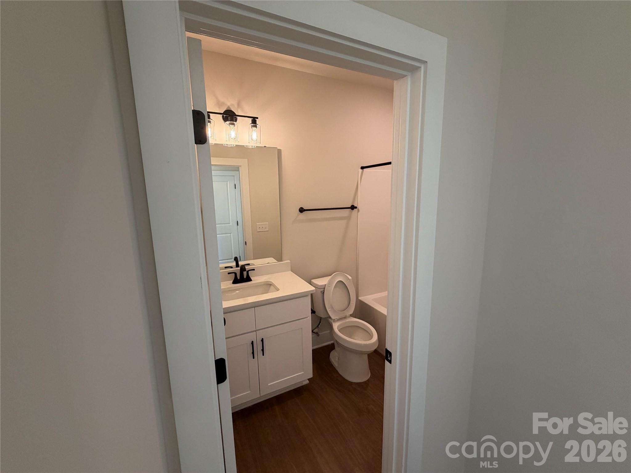 916 Blake Road Property Photo 10