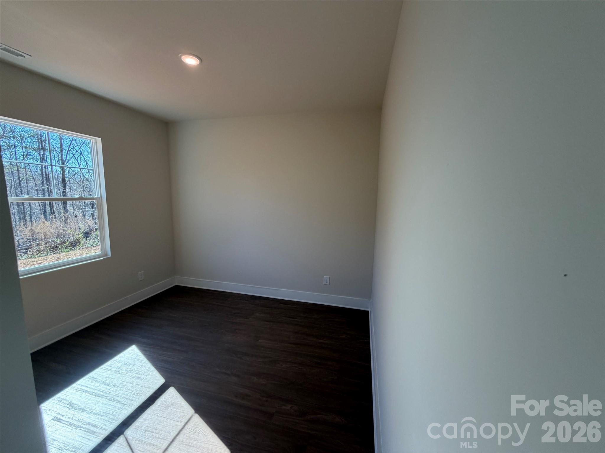 916 Blake Road Property Photo 11