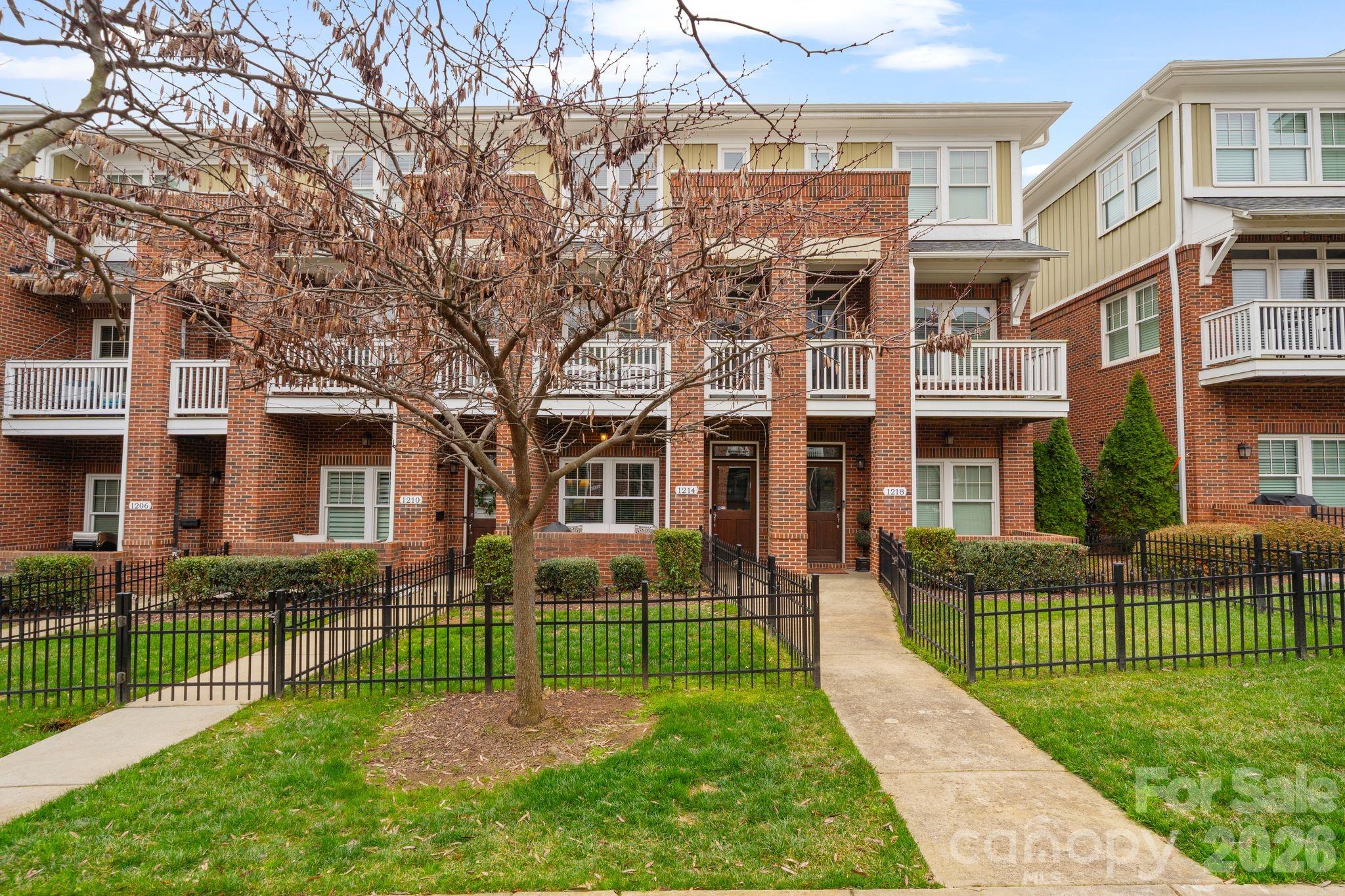 1214 Macomb Place Property Photo 1