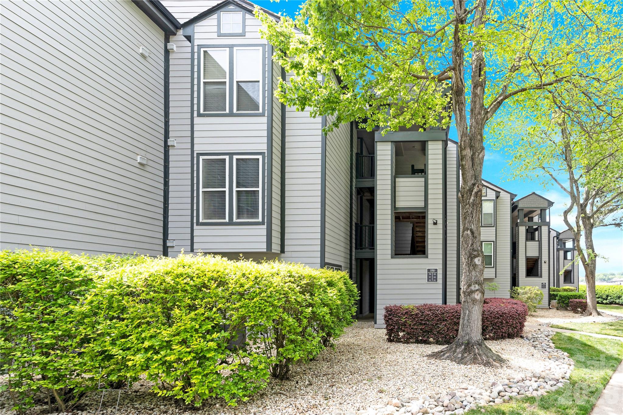 18857 Vineyard Point Lane Property Photo 1