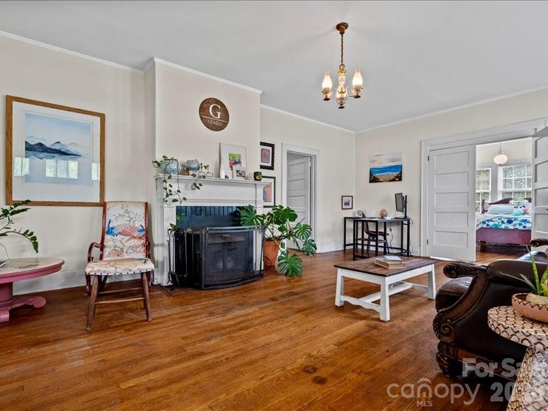 430 3rd Street Property Photo 6