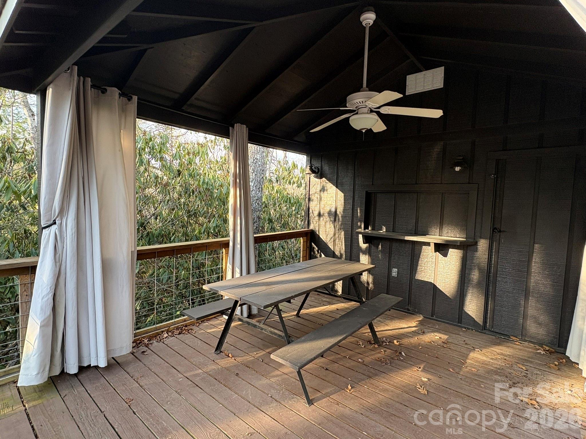 157 Hemlock Loop Property Photo 4