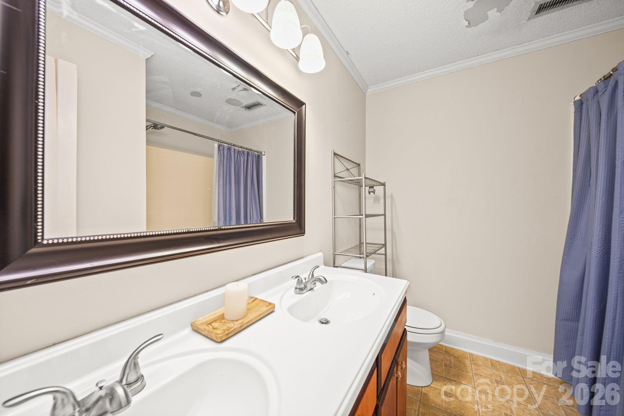 1160 Se Crestmont Drive Property Photo 13