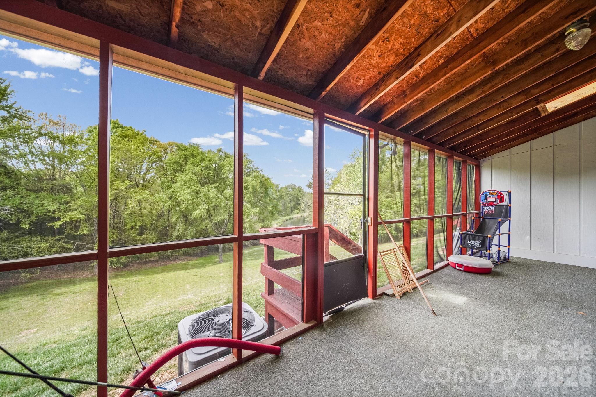 1160 Se Crestmont Drive Property Photo 16