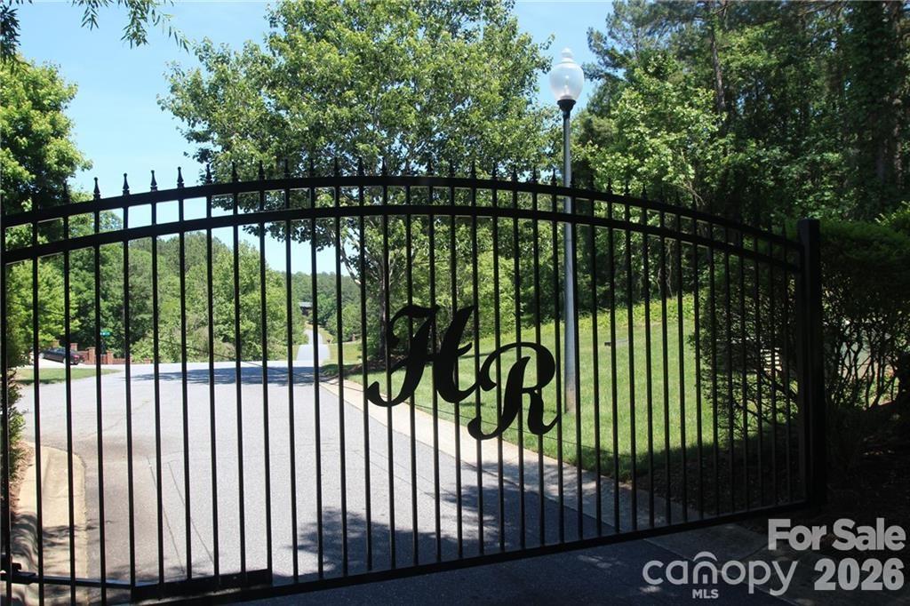 211 Ridge Top Drive 11 Property Photo 20
