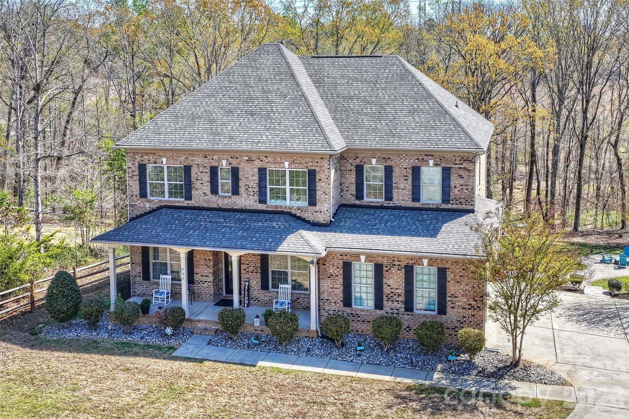 461 Swift Creek Cove Property Photo 3