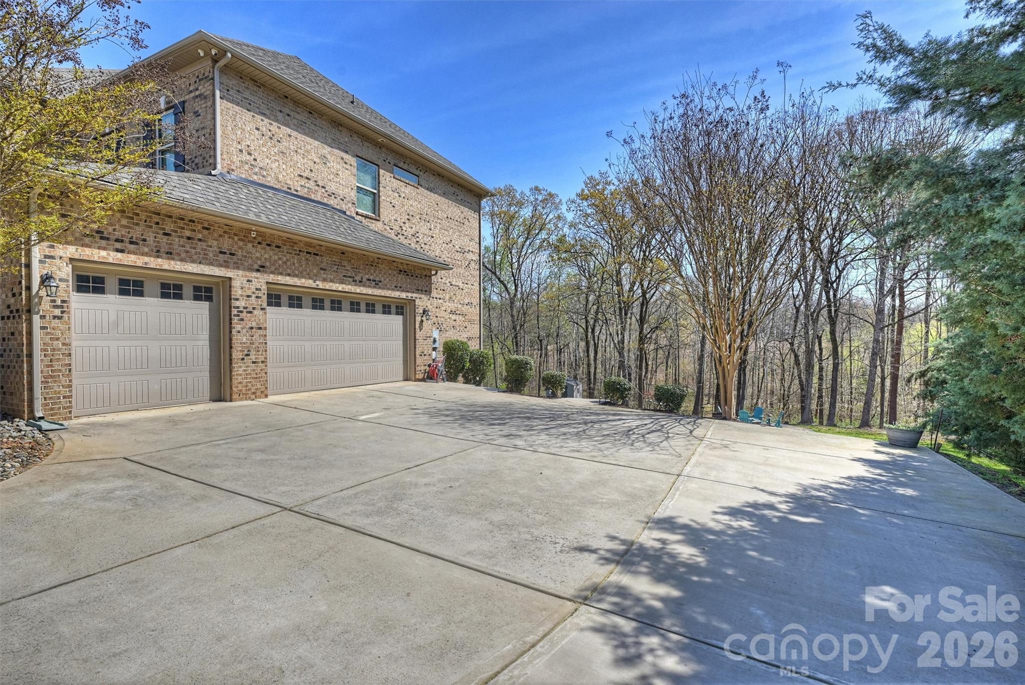 461 Swift Creek Cove Property Photo 4