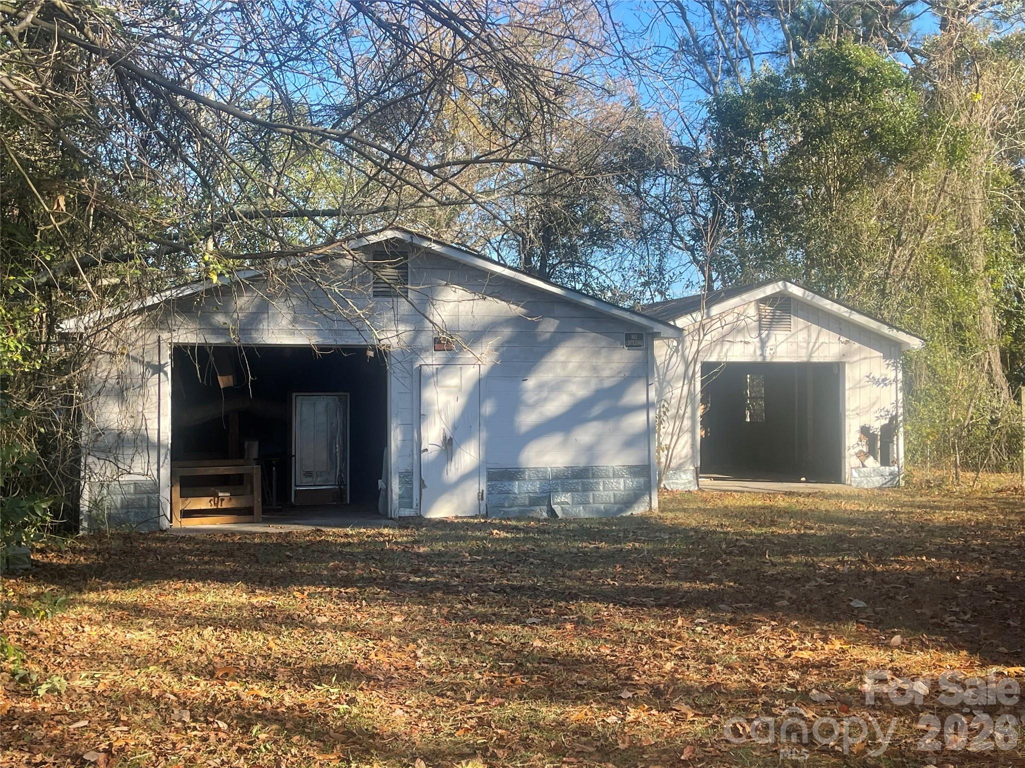 1015 Clark Street Property Photo 2