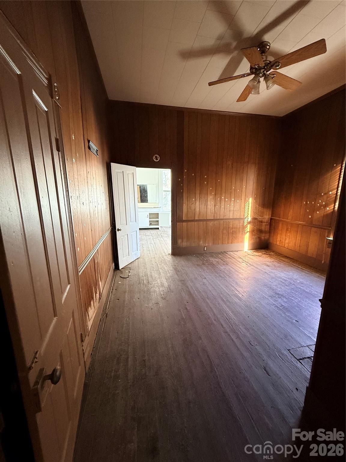1015 Clark Street Property Photo 5
