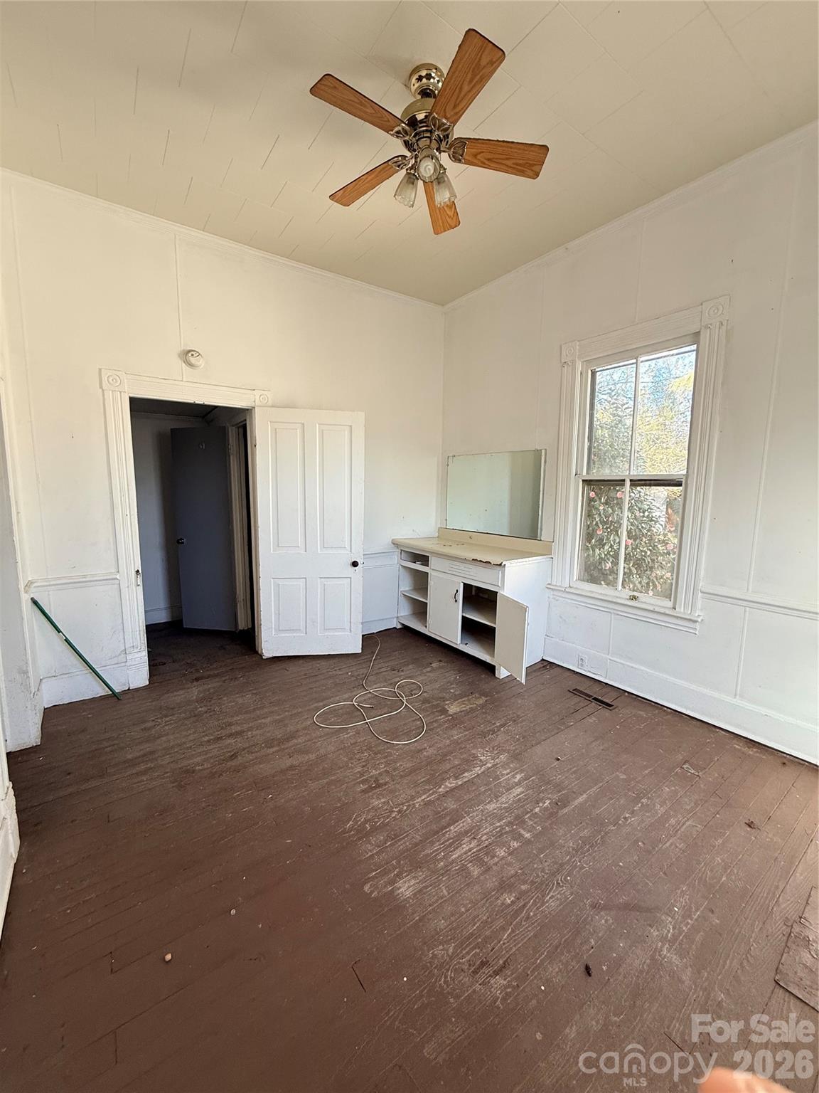 1015 Clark Street Property Photo 6
