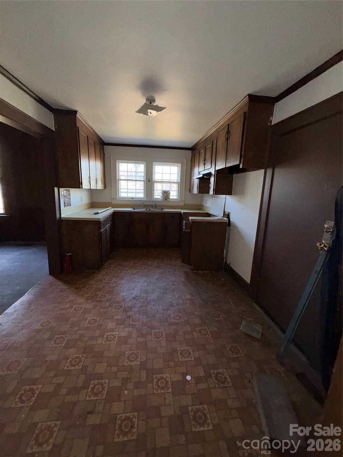 1015 Clark Street Property Photo 9