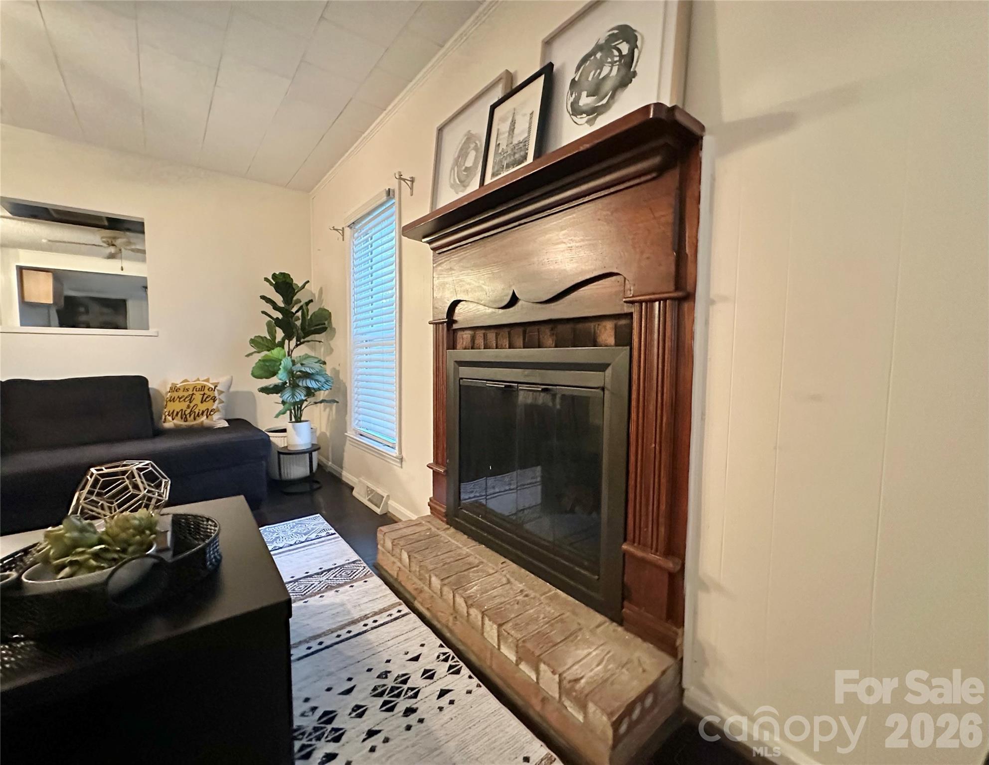 1912 Graham Street Property Photo 6