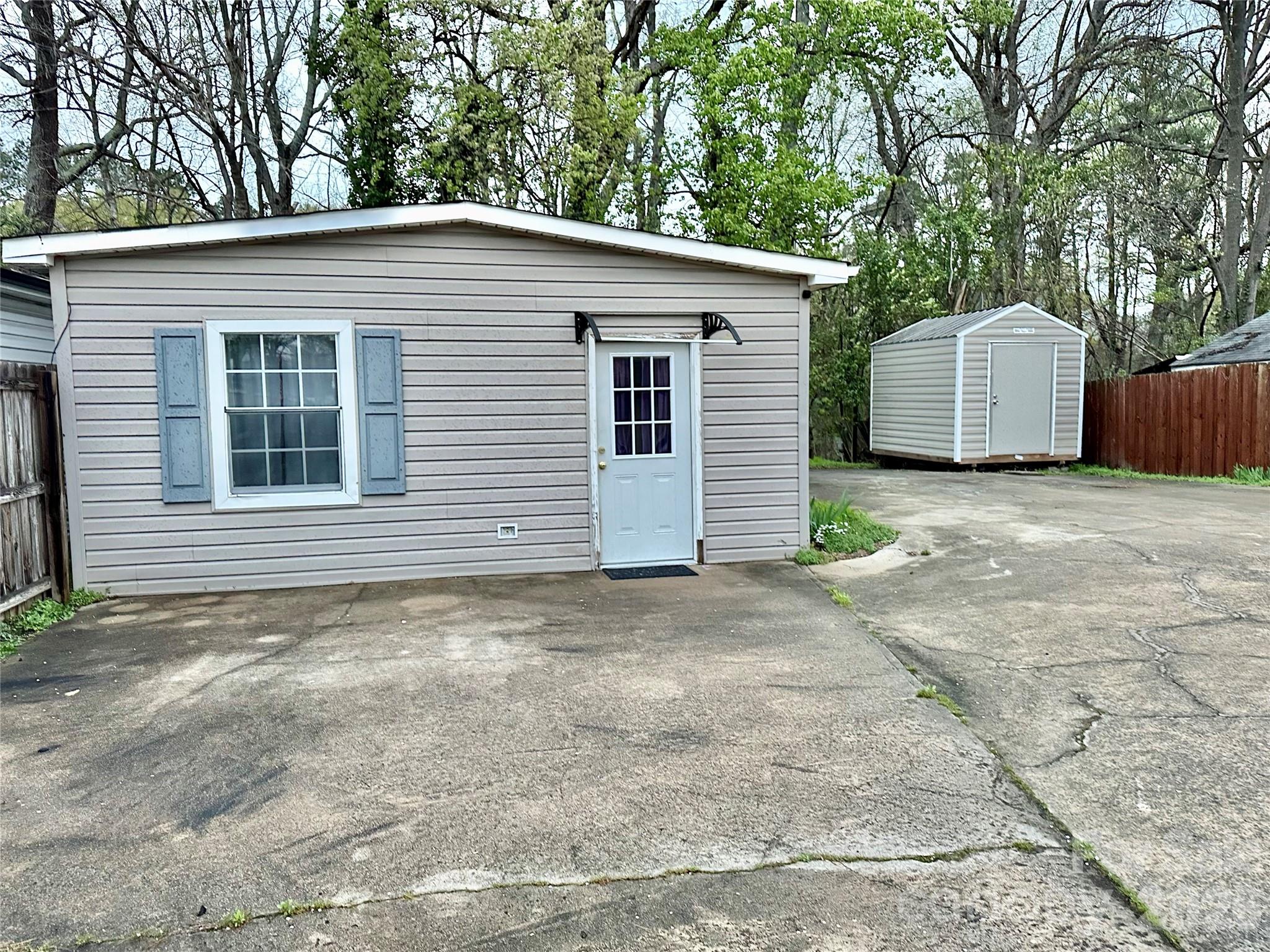 1912 Graham Street Property Photo 20