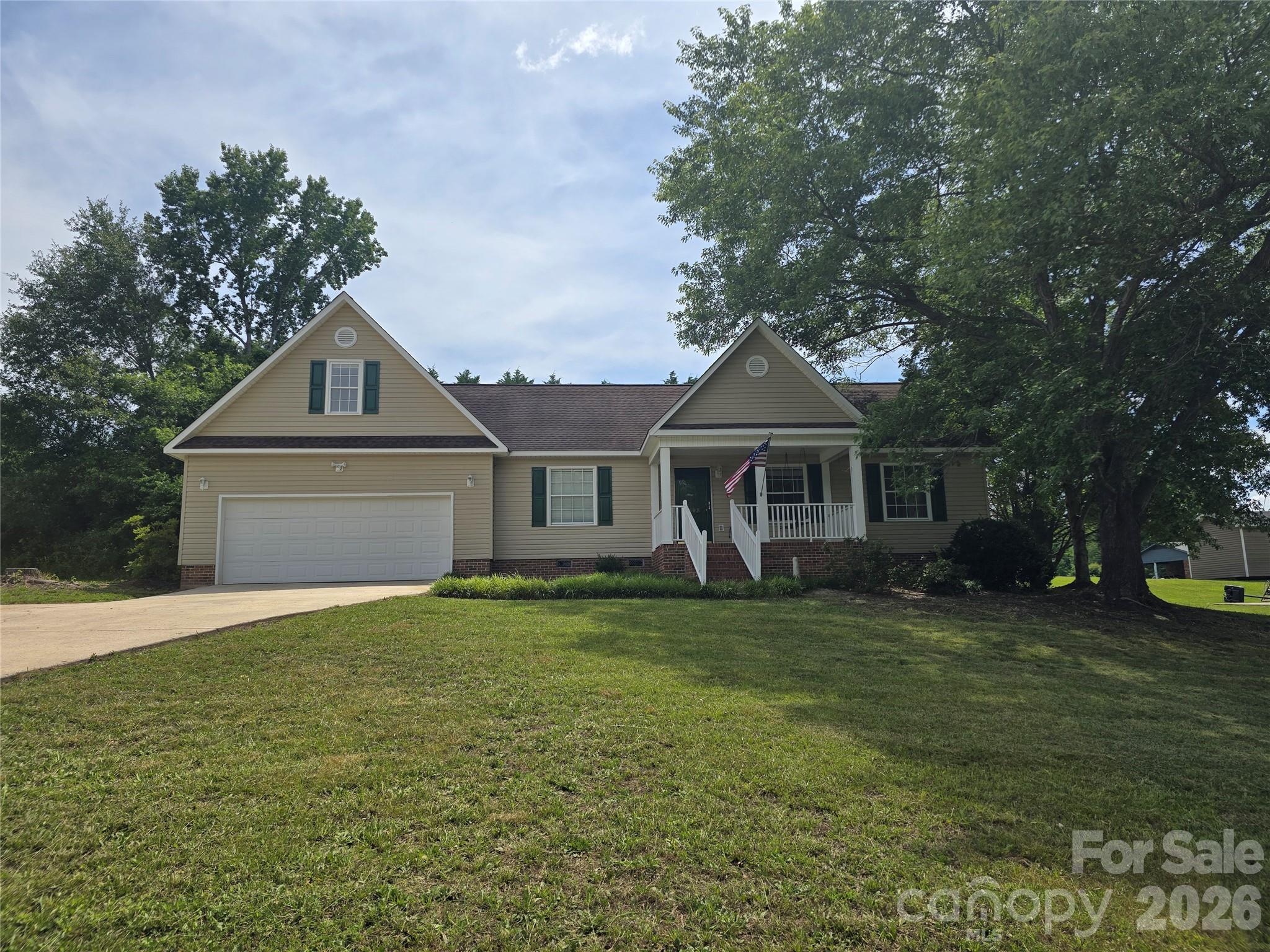 2393 Oxford Circle Property Photo 3