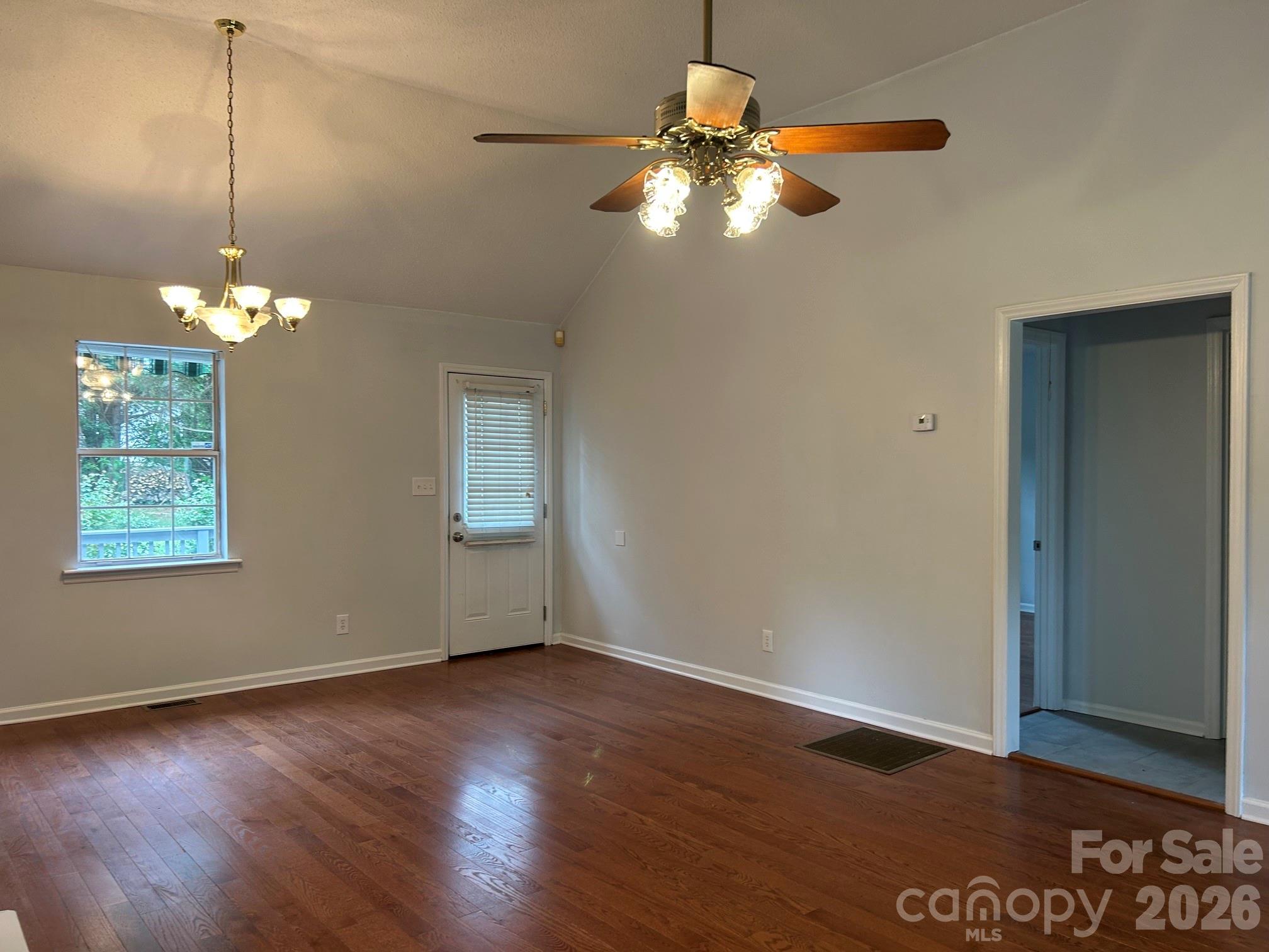 2393 Oxford Circle Property Photo 13