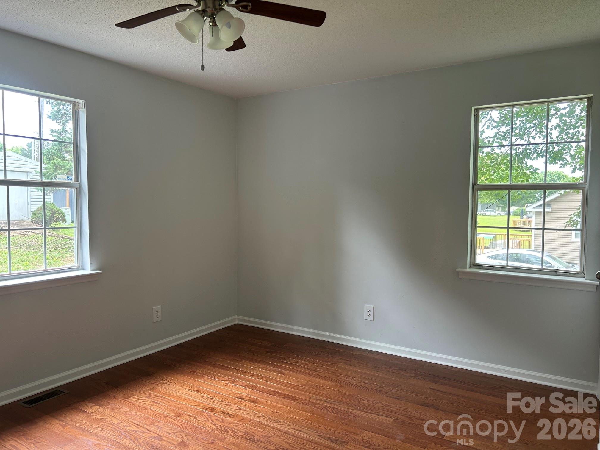 2393 Oxford Circle Property Photo 16