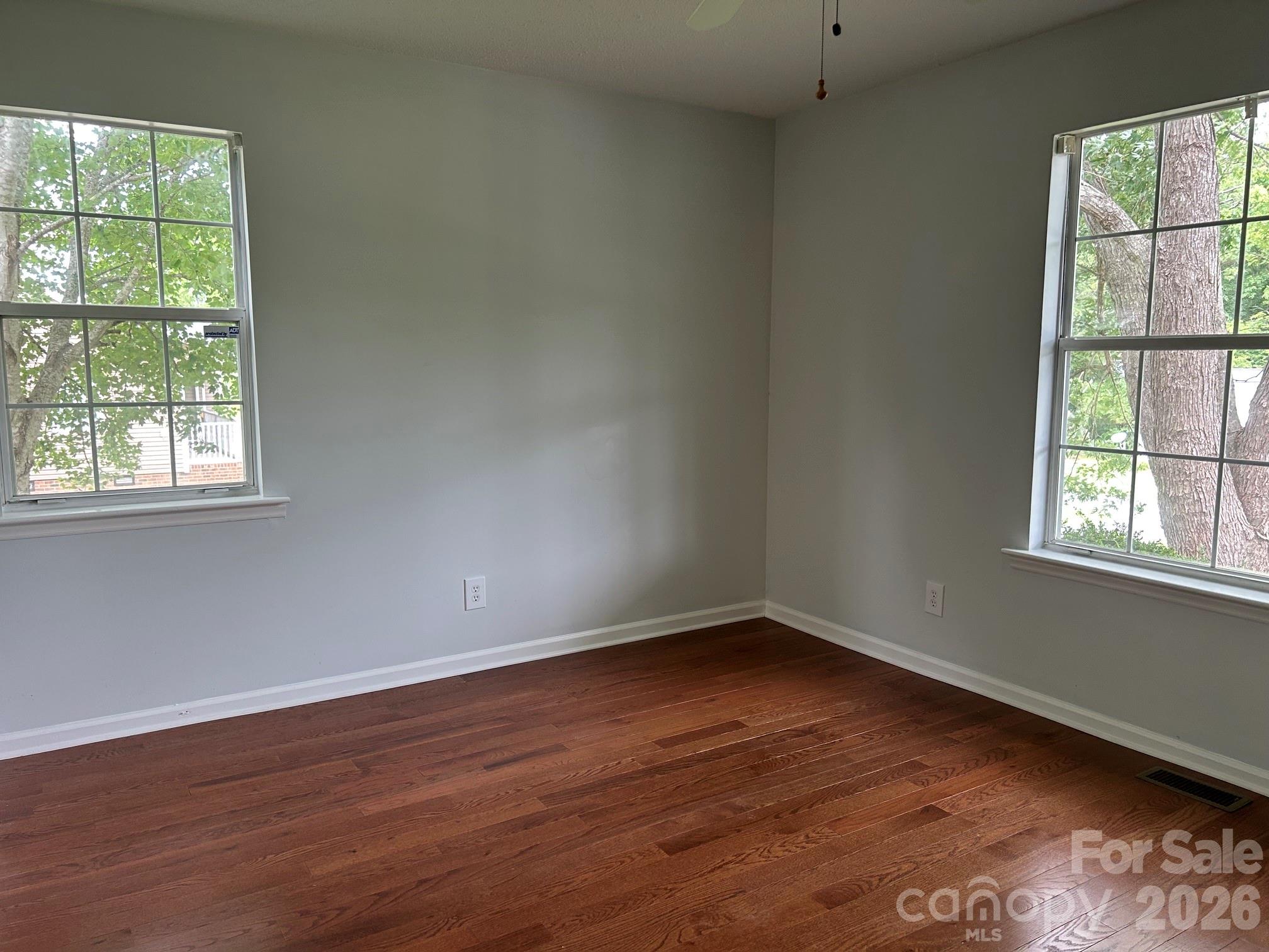 2393 Oxford Circle Property Photo 17