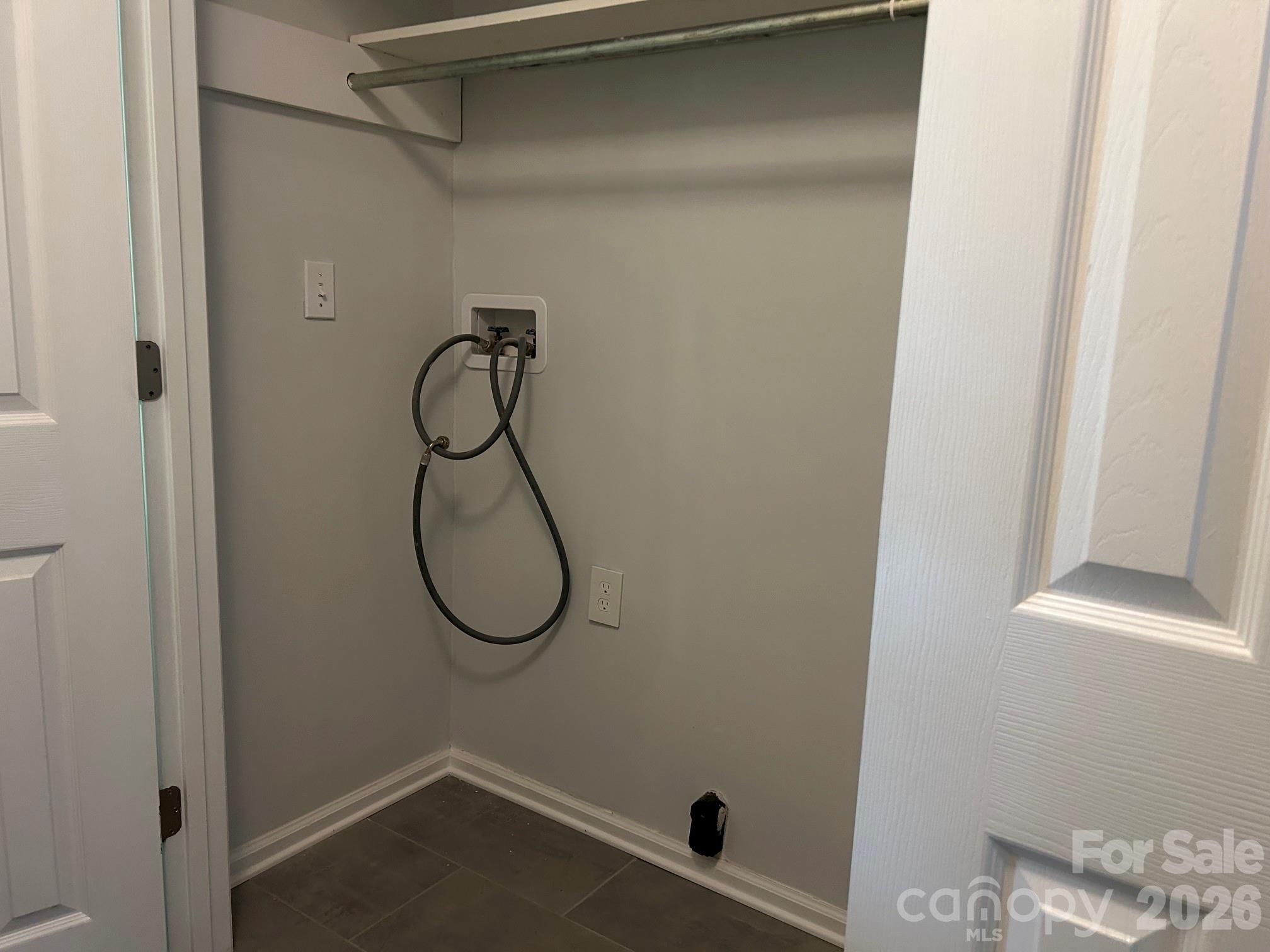 2393 Oxford Circle Property Photo 28