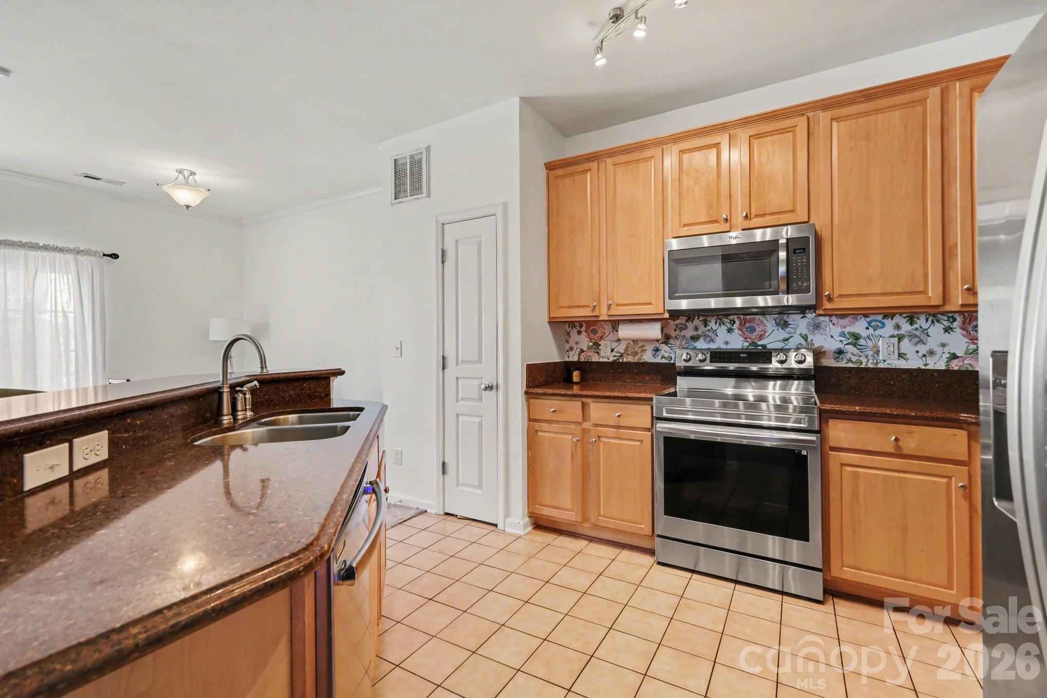 8411 Chaceview Court Property Photo 7
