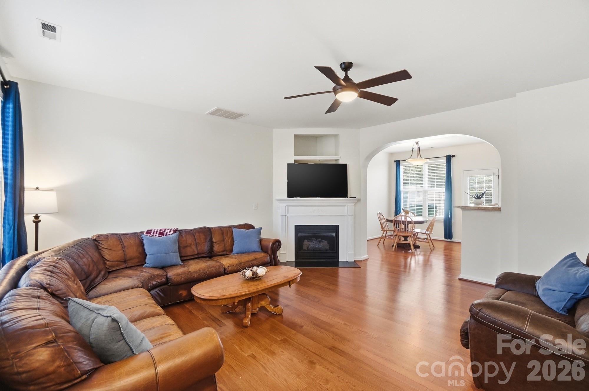 8422 Chaceview Court Property Photo 4